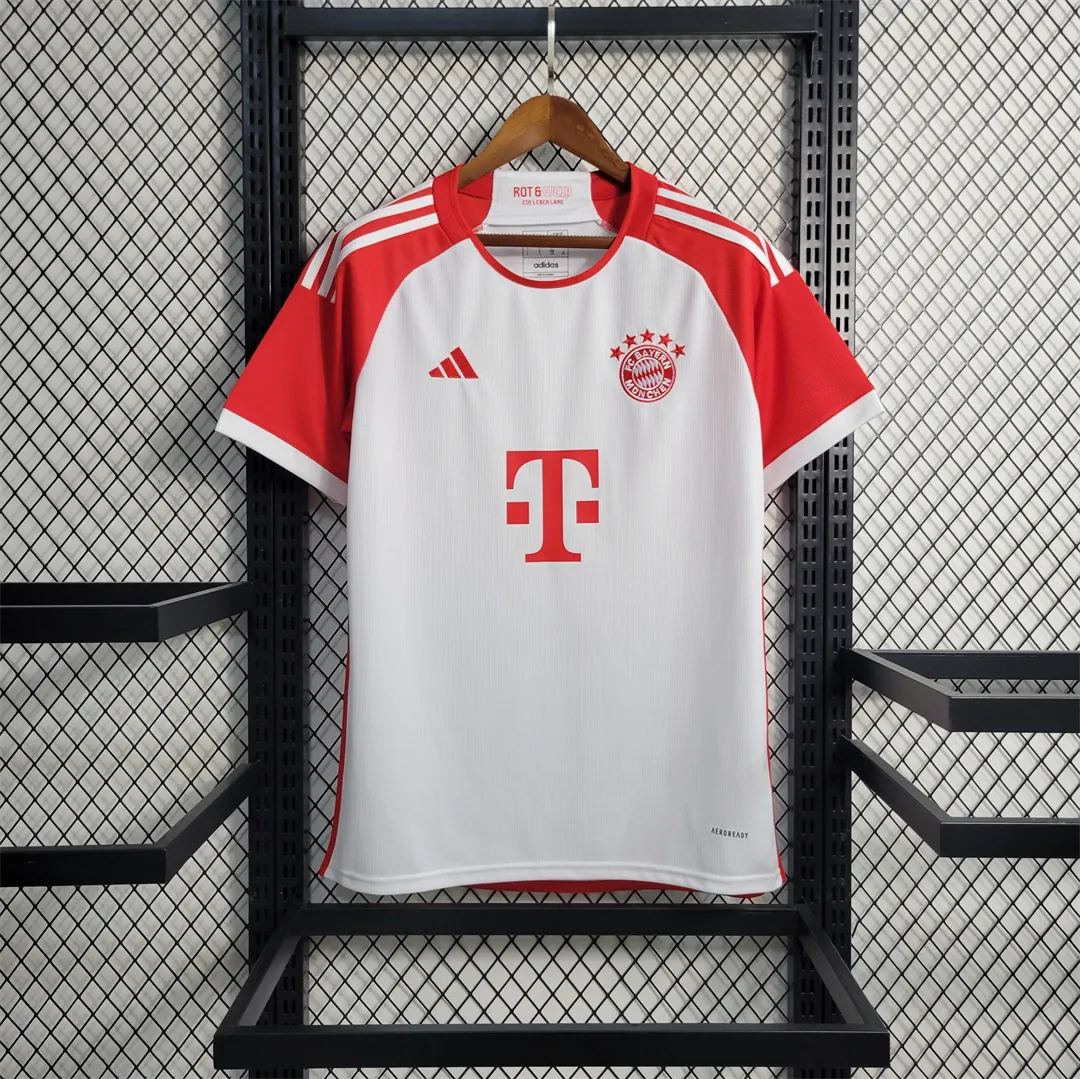 23-24 Bayern home 10