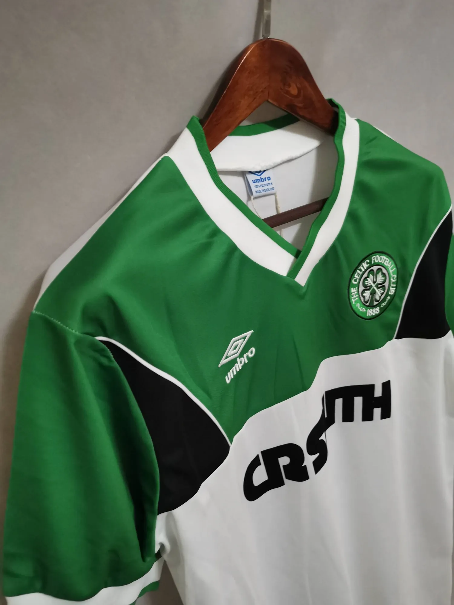 85-86 Celtic away 4