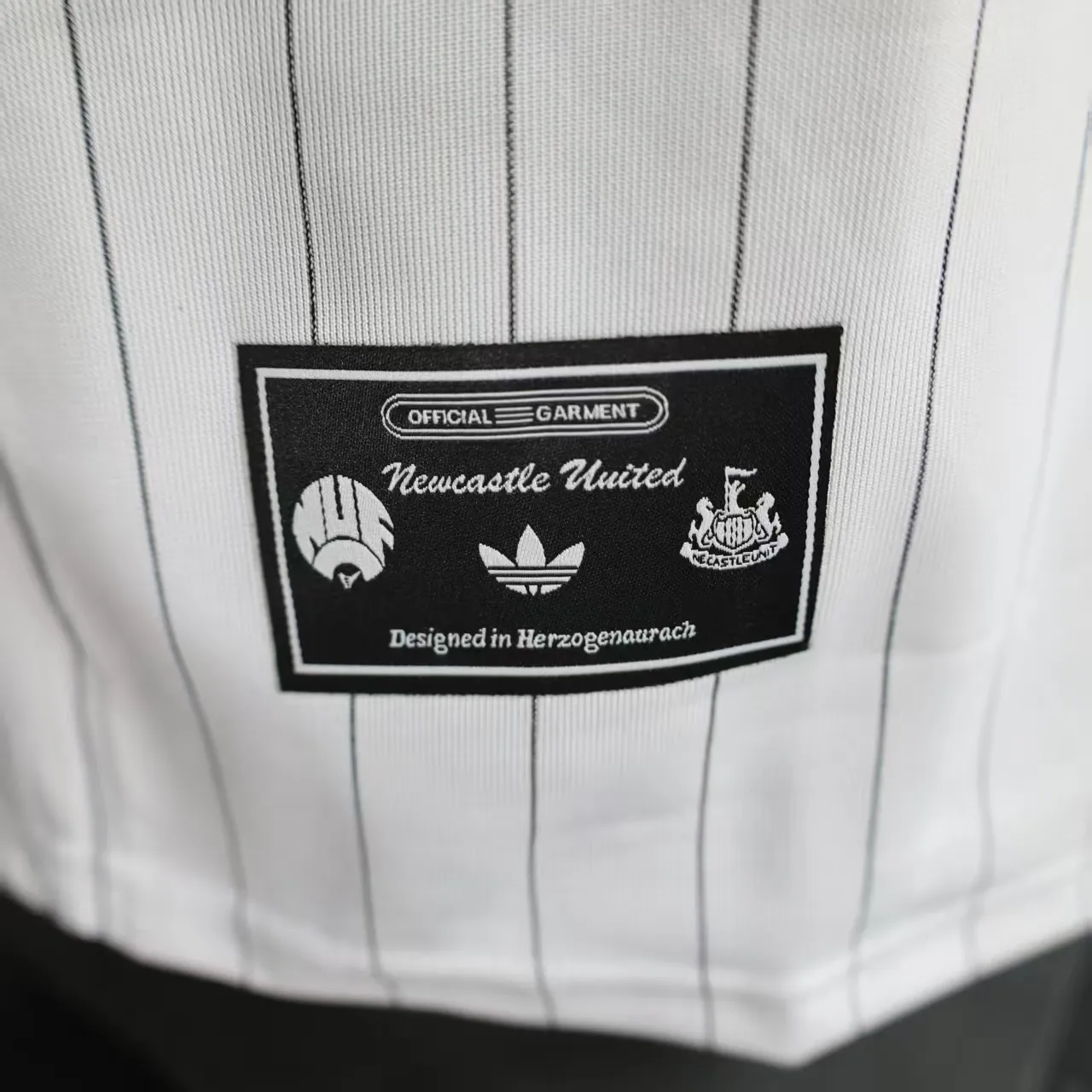 25-26 Newcastle United Casual Retro Style Football Shirt Apparels AAAAJersey Wholesale Yupoo-1 4