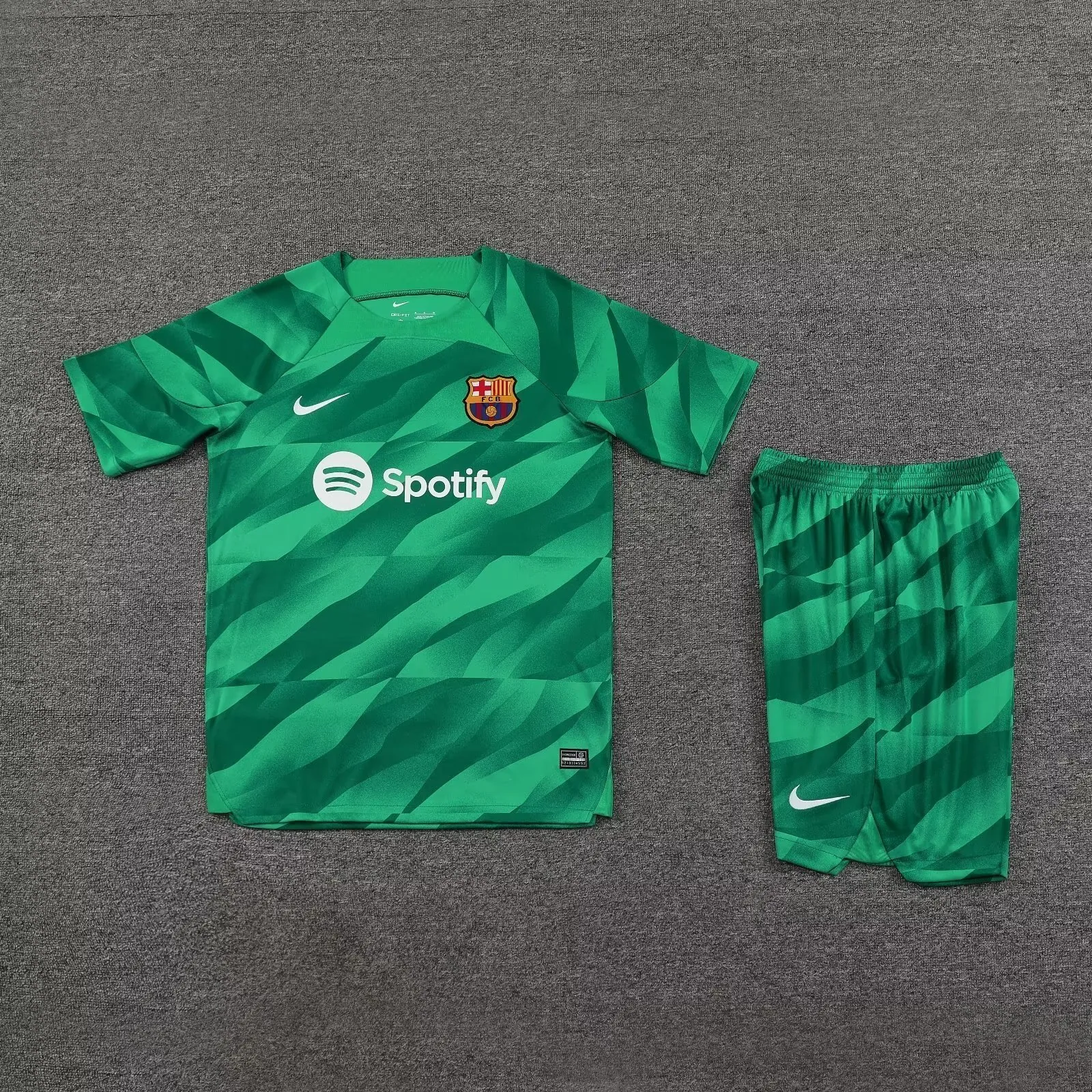 23-24 Barcelona Goalkeeper Soccer Jerseys Yupoo 1