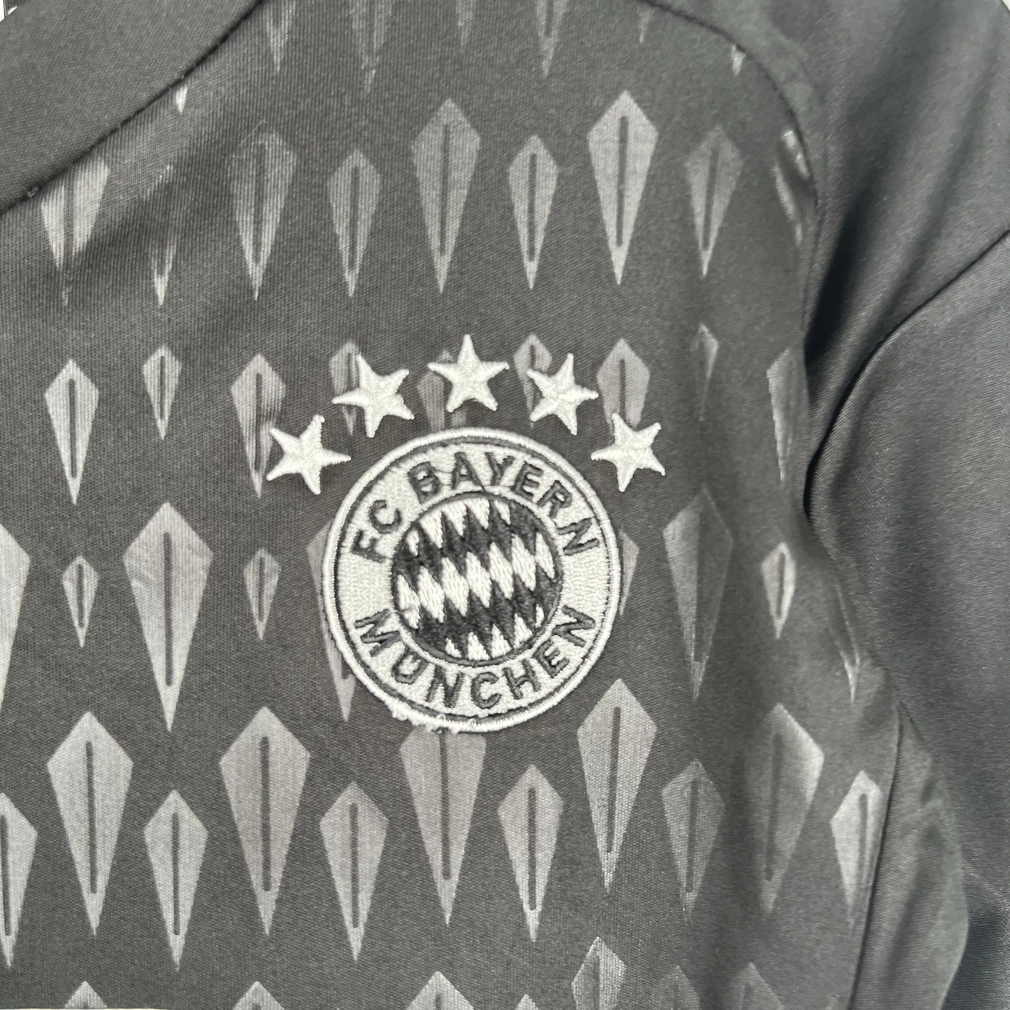 23-24 Kids Goalkeeper Bayern Munich Size 16-28 7