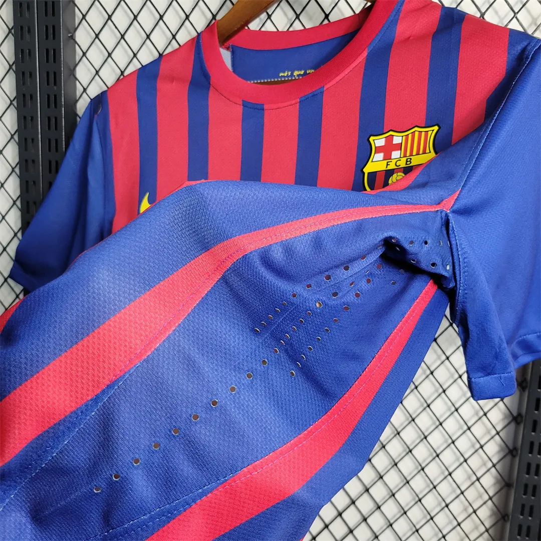 11-12 Barcelona home 3