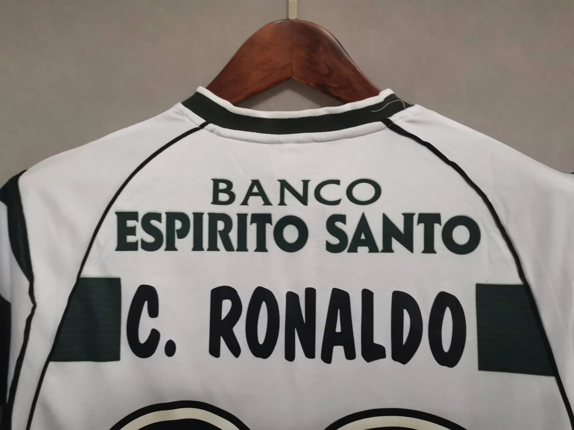 01-03 Sporting Lisbon Home Retro Kit Vintage Shirt Football Jerseys Yupoo 4