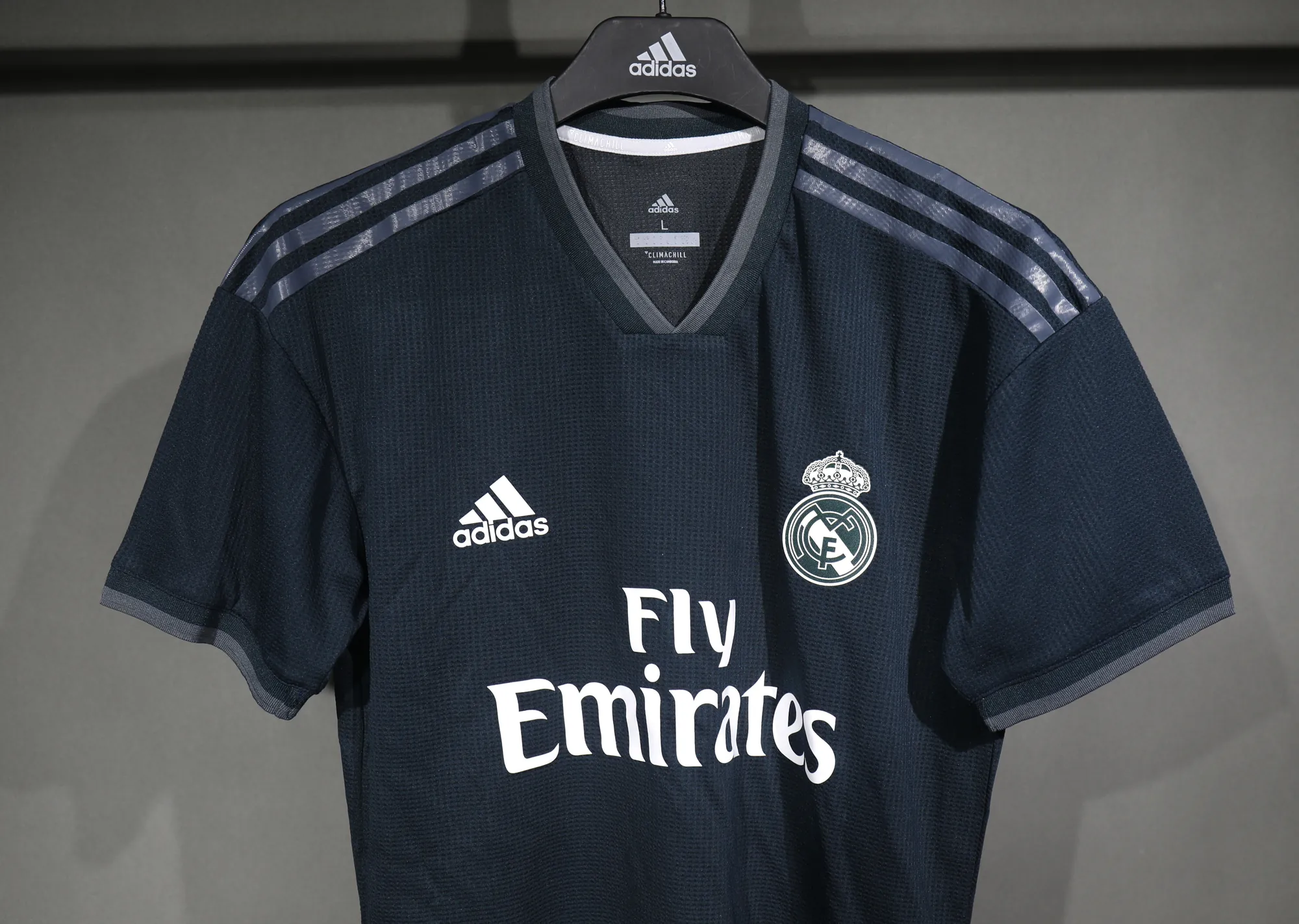18-19 Real Madrid Away Retro Kit Vintage Player Version Shirt Football AAAAJersey Supply Yupoo 2