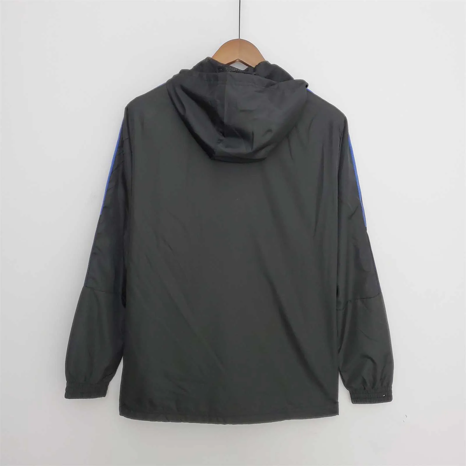 22-23 Real Madrid black windbreaker 1