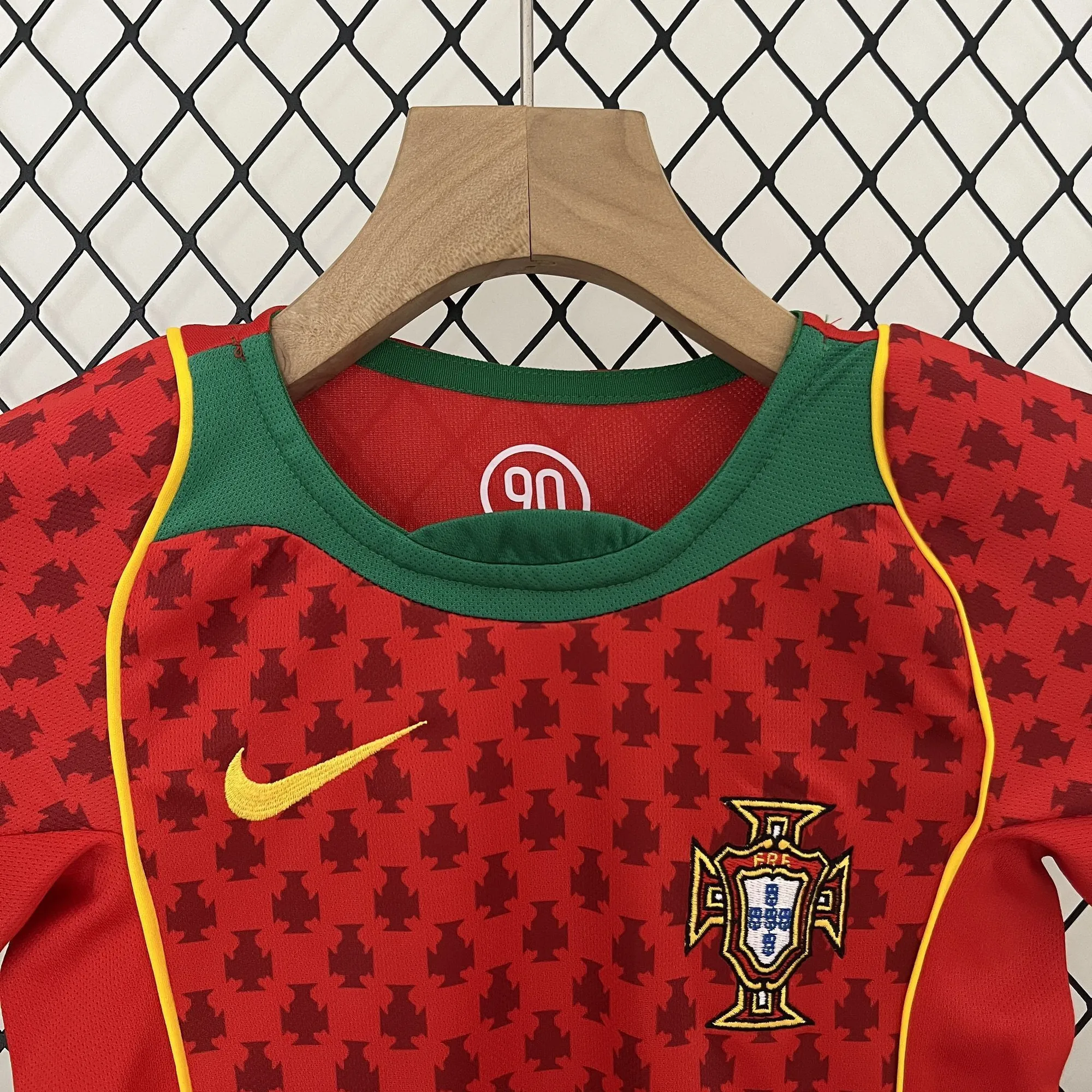 2004 Portugal Home Retro Kid Kits Youth Apparels AAAAJersey Wholesale Yupoo 2