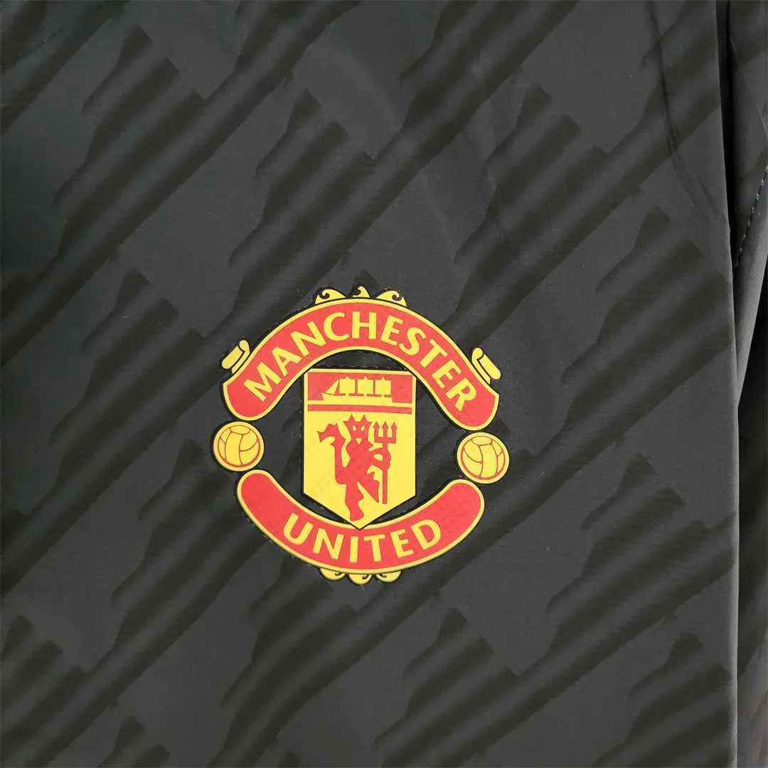 2022 Manchester United black-red edge Windbreaker 6