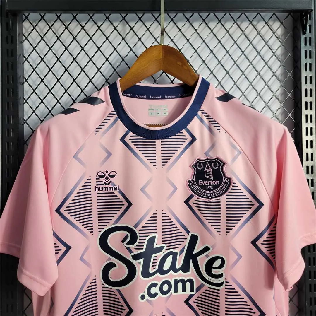 22-23 Everton away 10