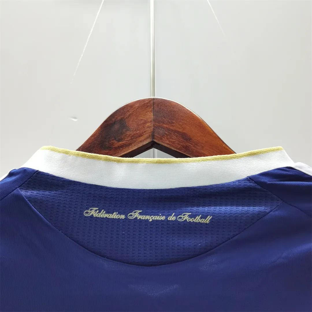 2010 France home 3