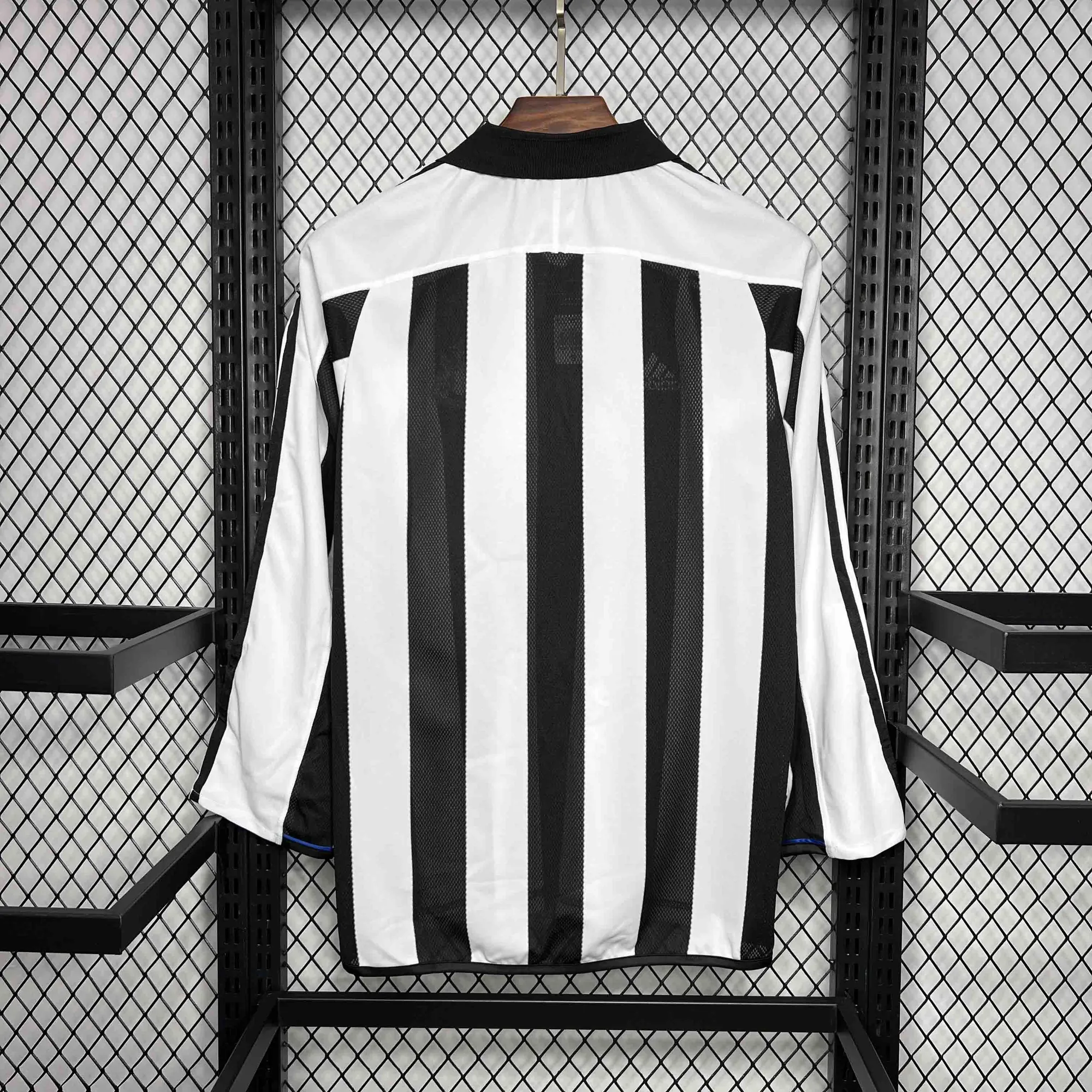 03-05 Newcastle United Home Retro Long Sleeve Kit Sport AAAAJersey Yupoo 1