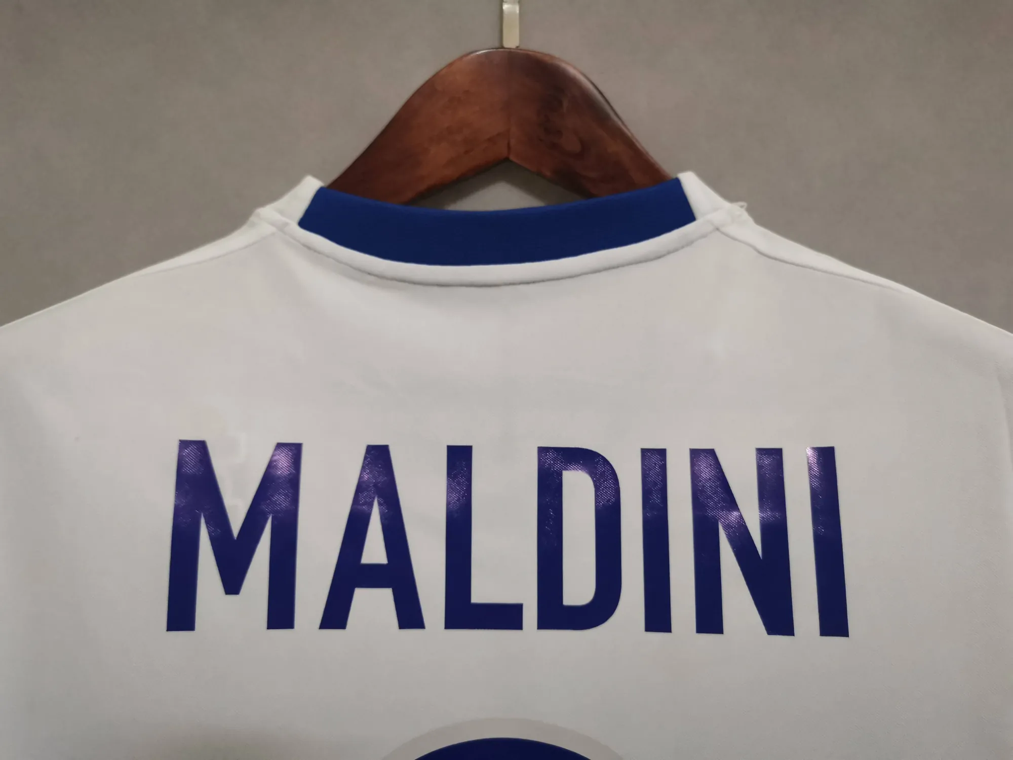 98-00 Italy away white 4