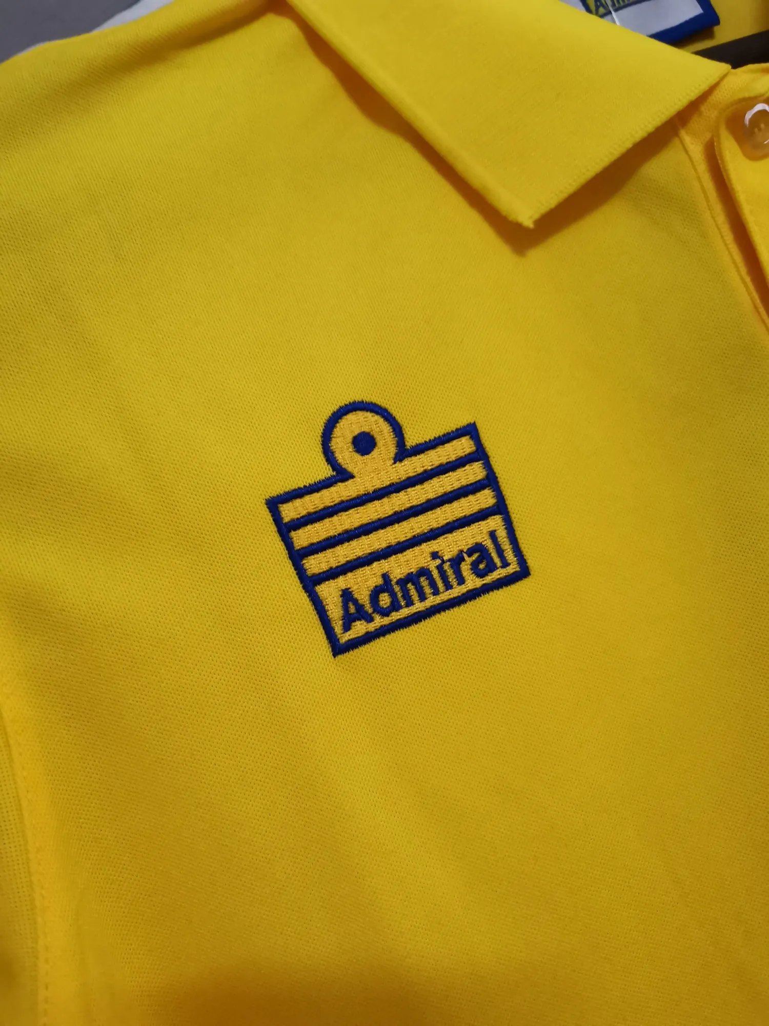 78 Leeds United away yellow 1