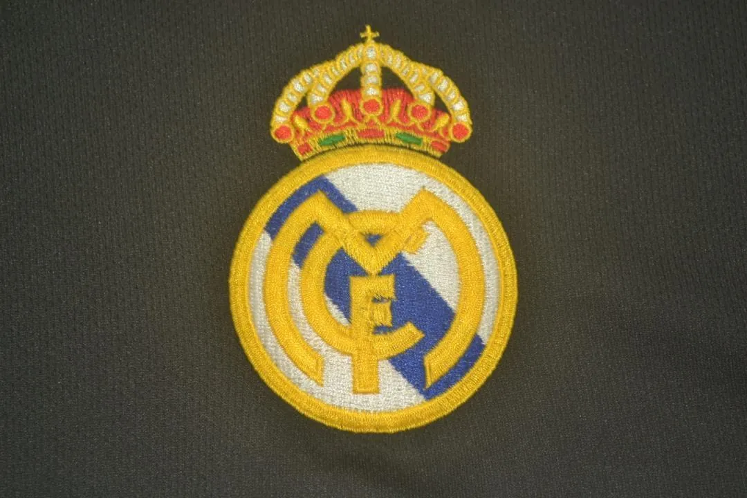 04-05 Real Madrid away 6