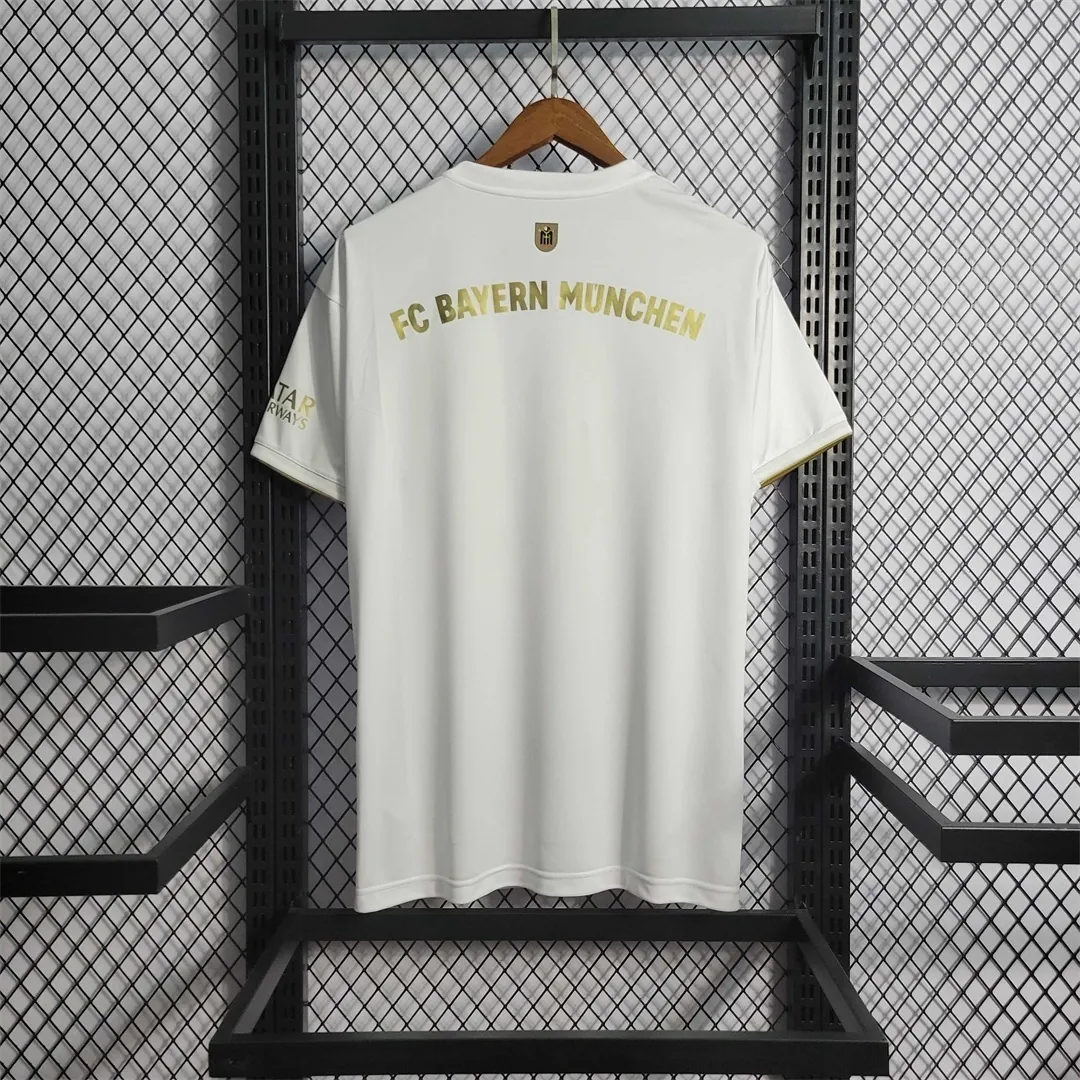22-23 Bayern away 11