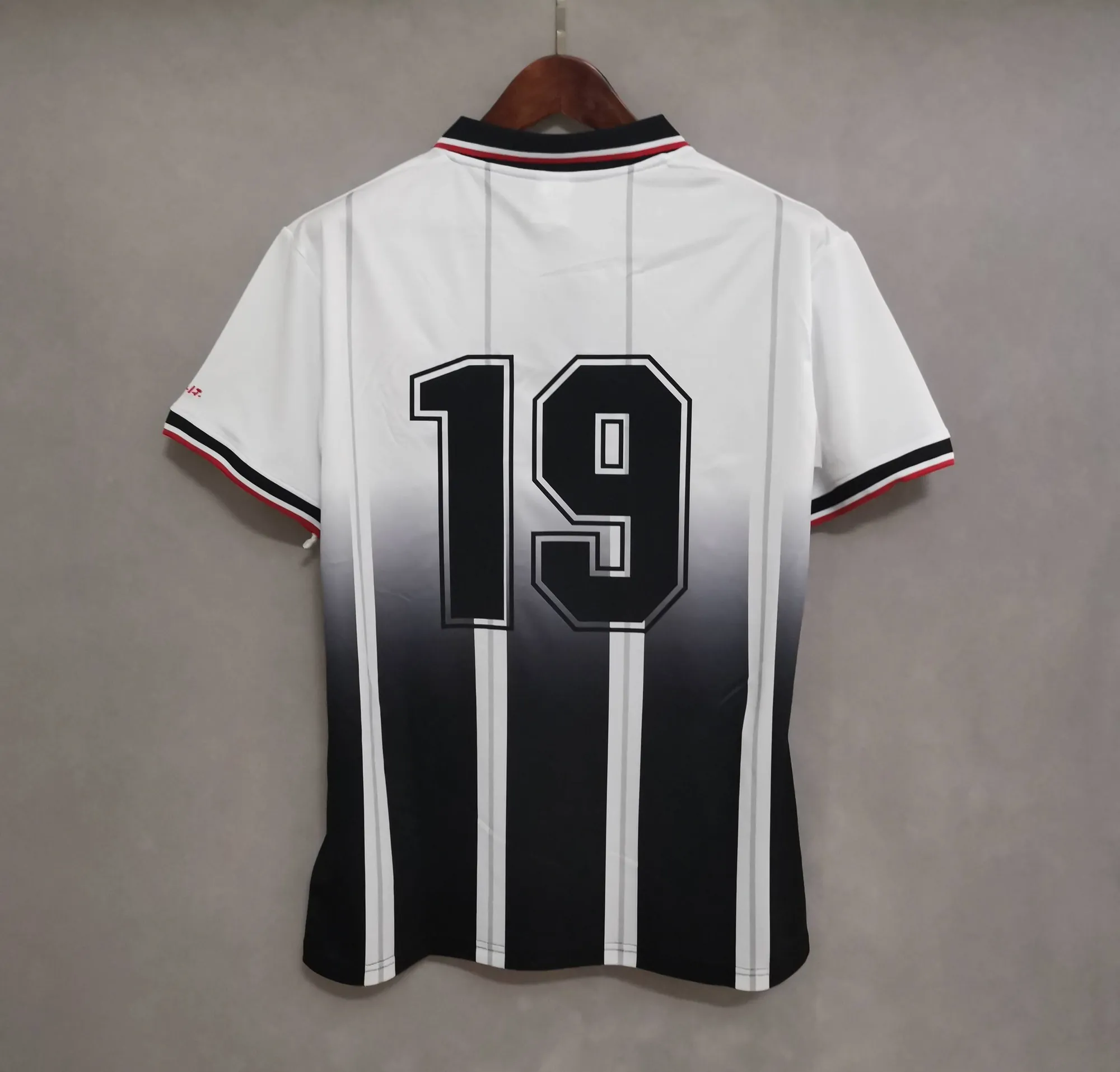 97-99 Rangers away 7