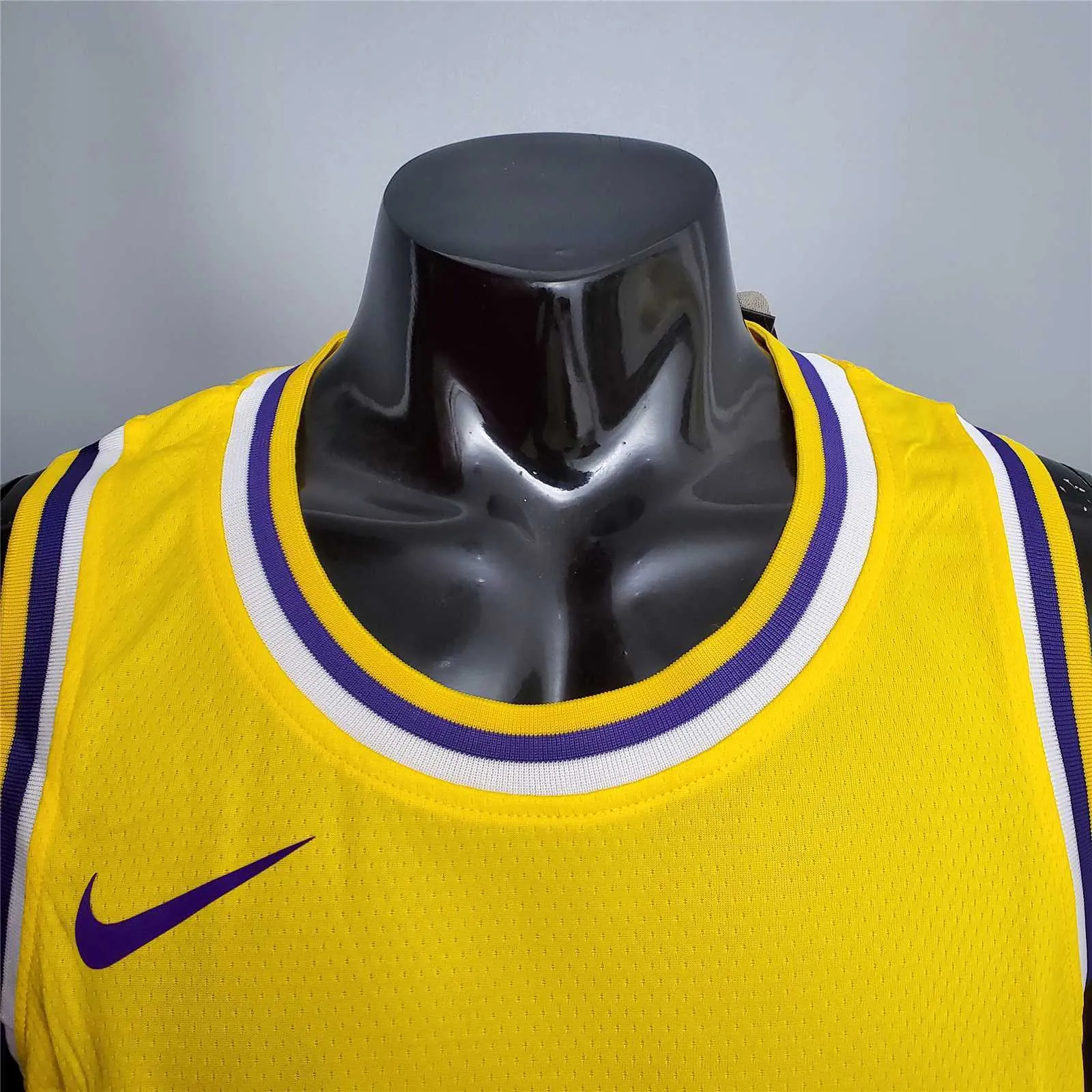 YOUNG #0 Lakers yellow 4