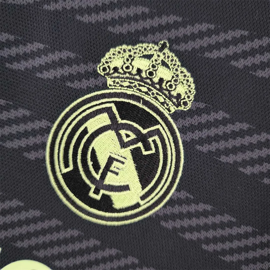 22-23 Real Madrid third away 7