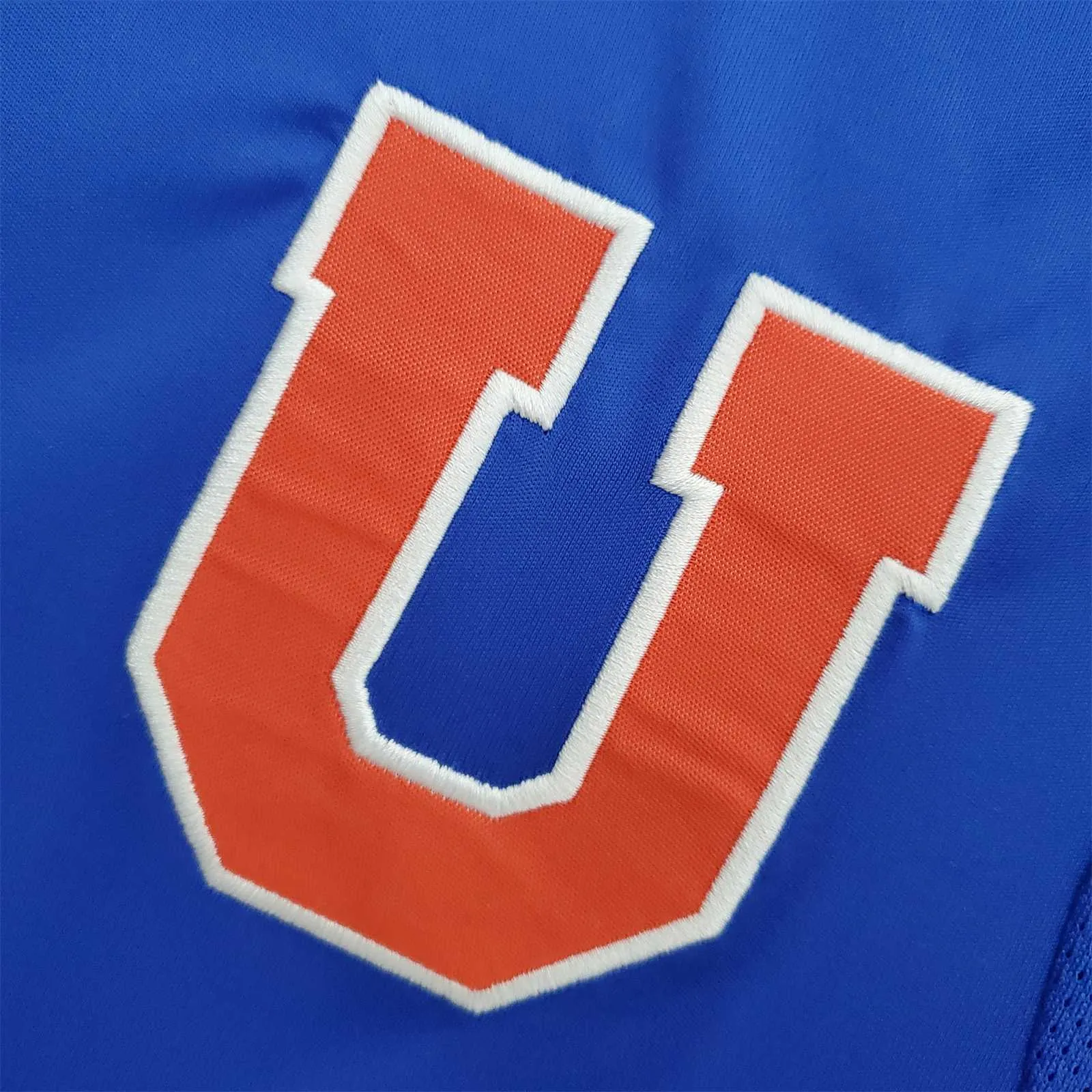 2011 University of Chile home 11