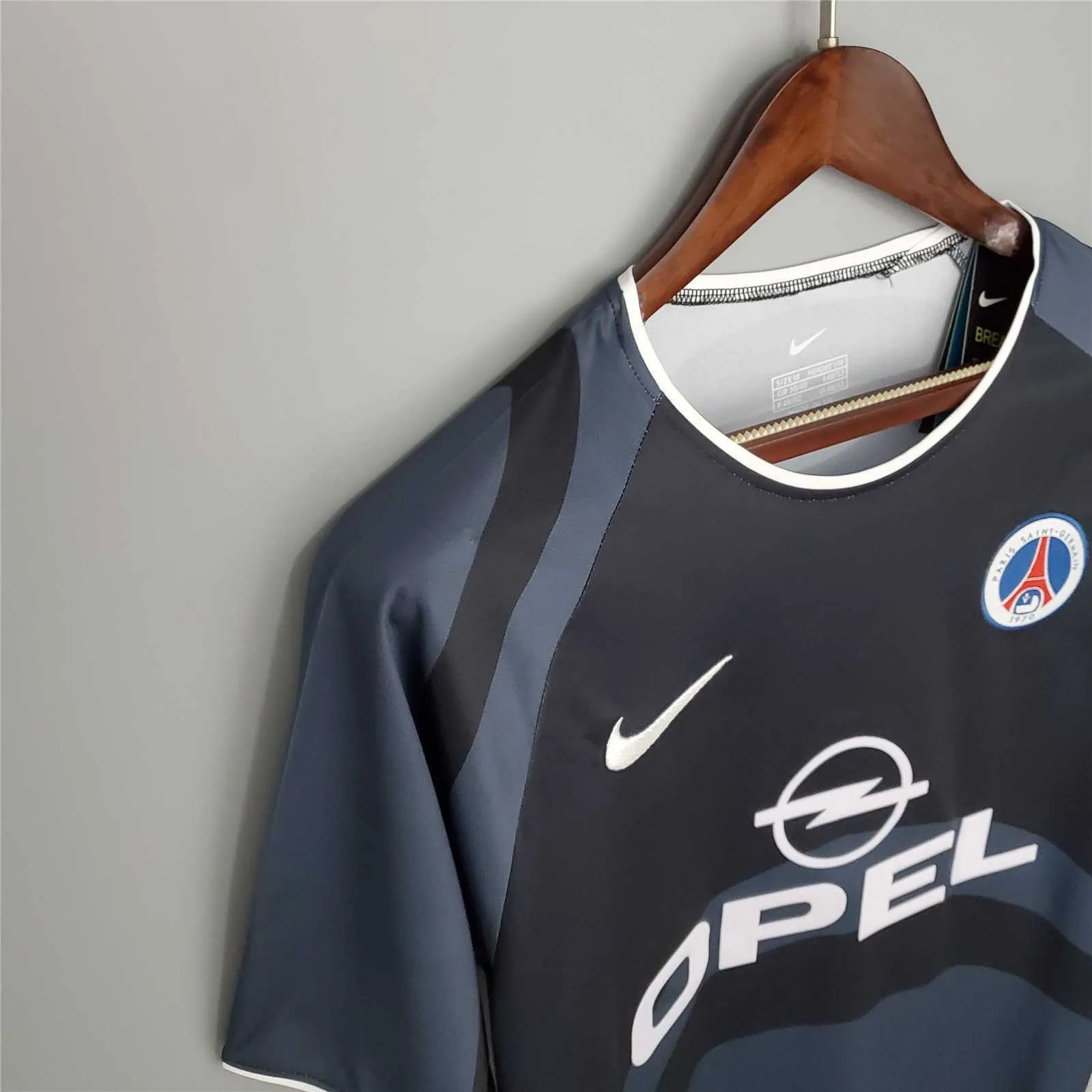 01-02 PSG third away 1