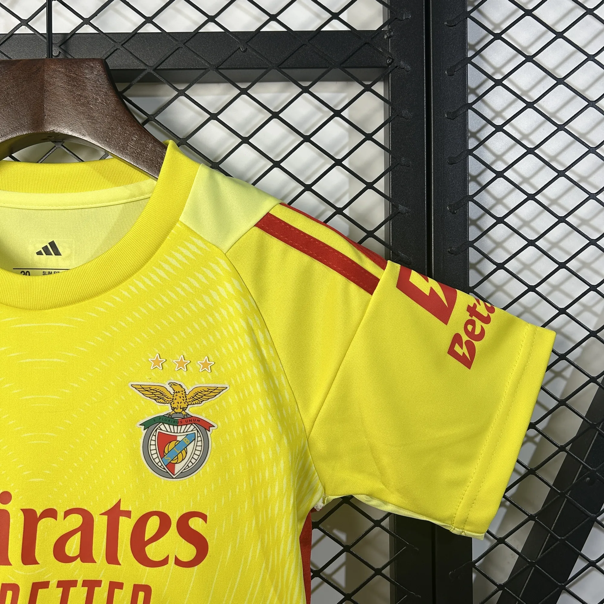 25-26 Benfica Yellow Goalkeeper Kid Kits Youth Apparels Sino AAAAJersey Supply Yupoo 3