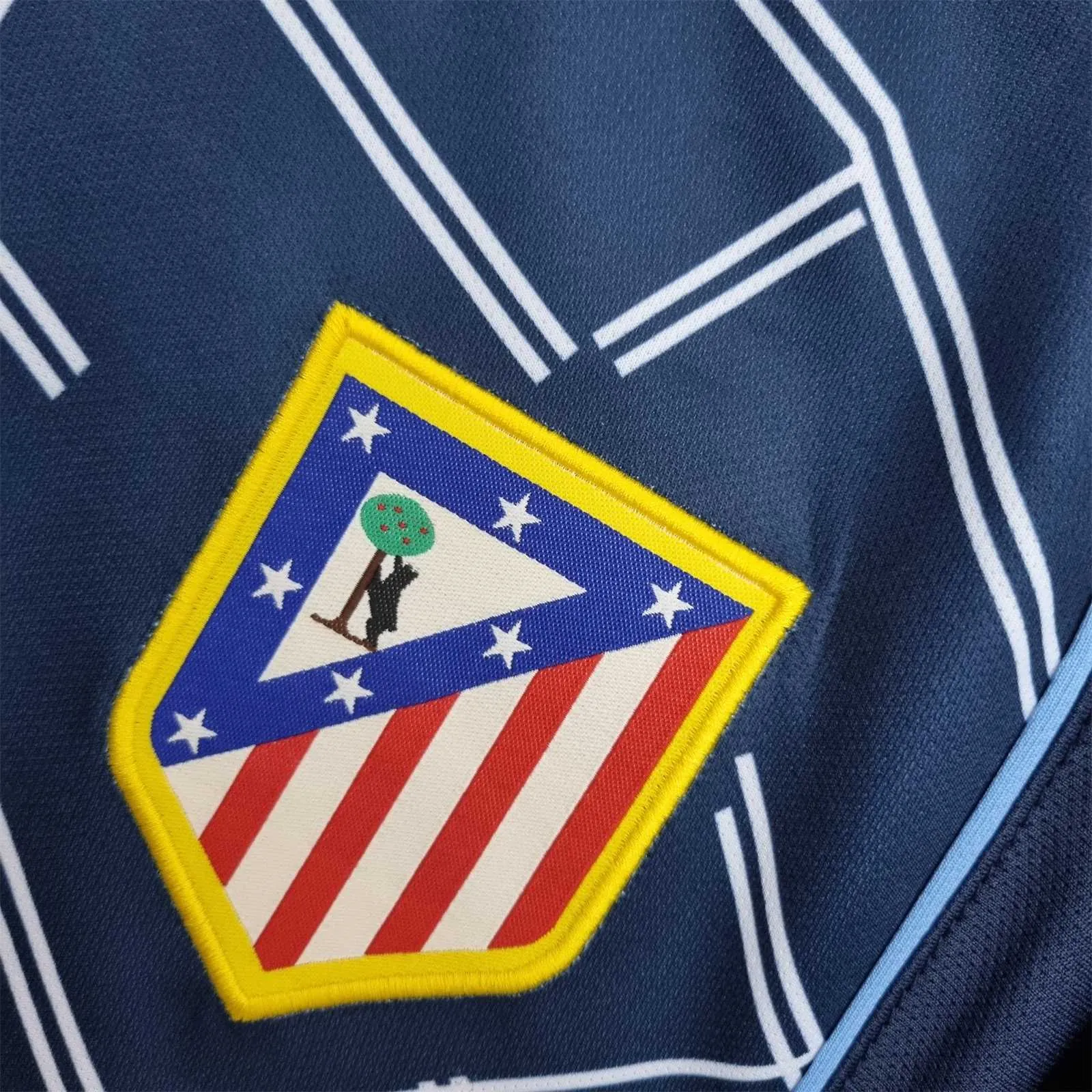 04-05 Atletico Madrid Away Kit Retro Football Vintage Uniform AAAAJersey Supply Yupoo 3