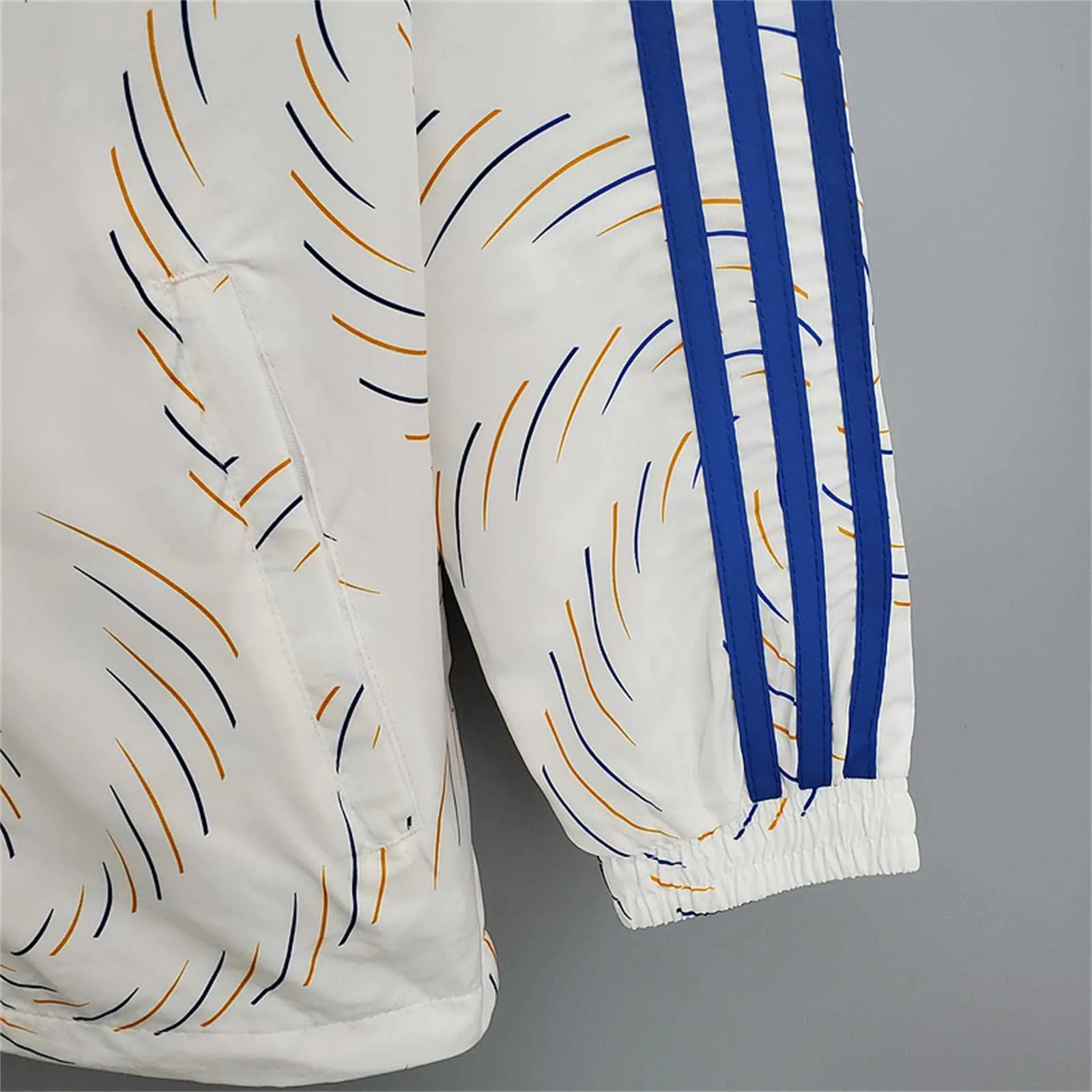 21-22 Boca Juniors white windbreaker 1