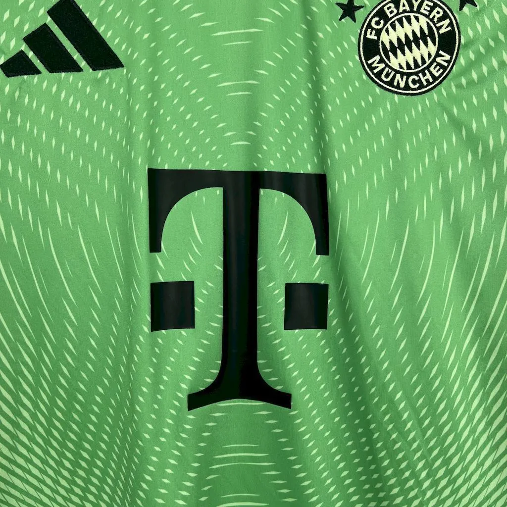25-26 Bayern Munich Green Goalkeeper Shirt Football Uniform AAAAJersey Wholesale Yupoo 4
