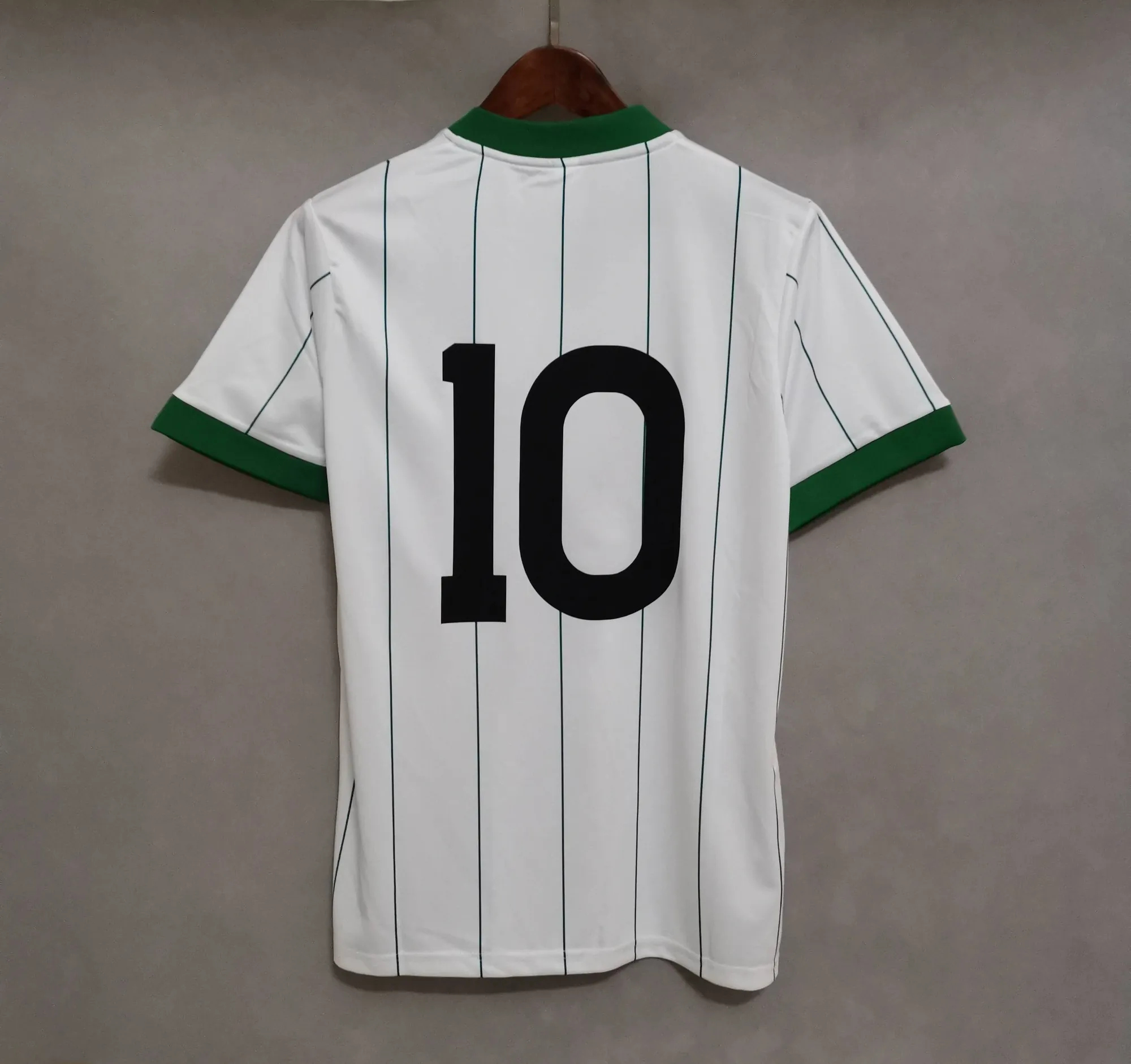 84-86 Celtic away1684417126000 6
