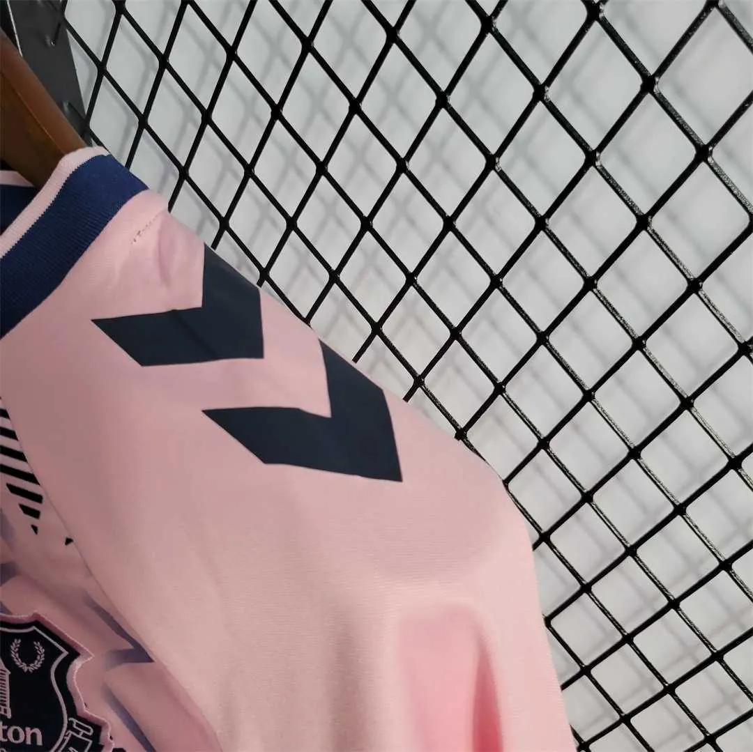 22-23 Everton away 9