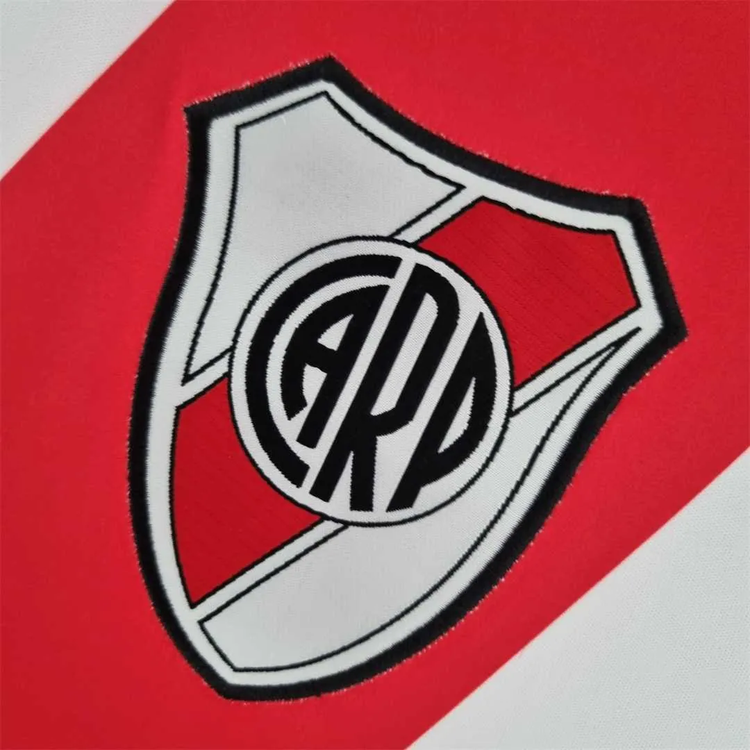 09-10 River Plate home 6