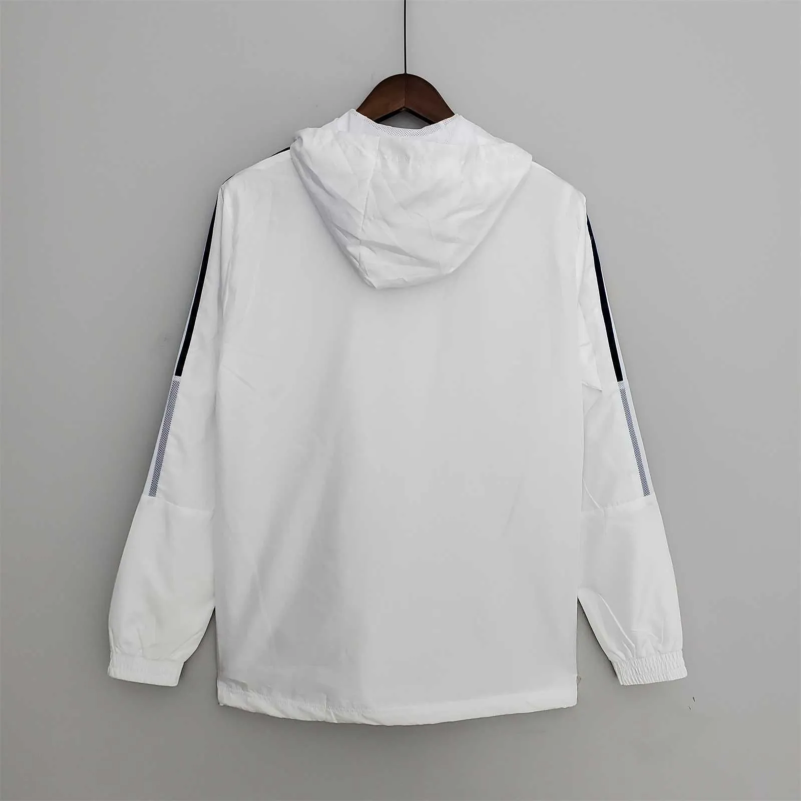 22-23 Real Madrid white windbreaker 5