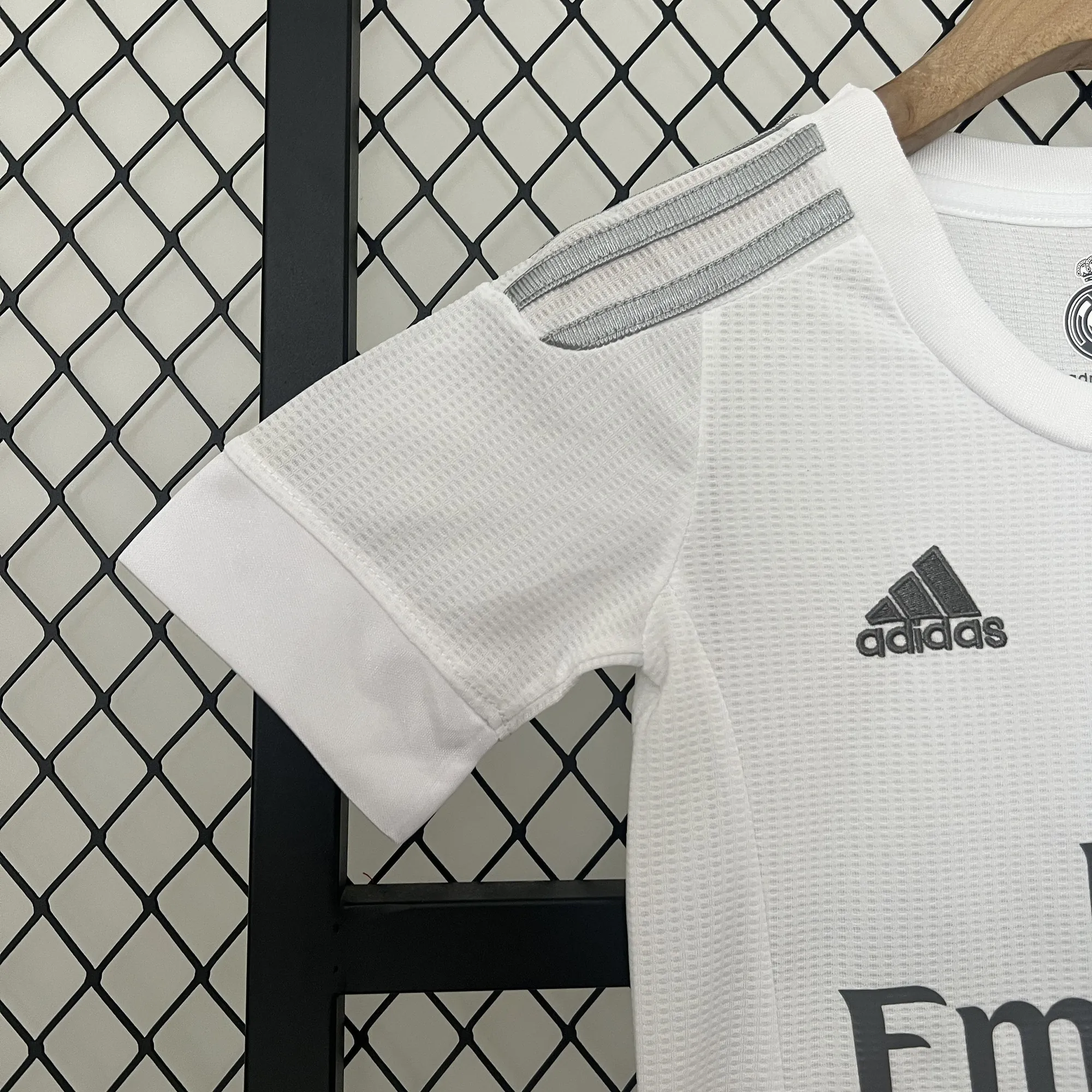 15-16 Real Madrid Home Retro Kids Kits Children Sets Football AAAAJerseys Yupoo 8