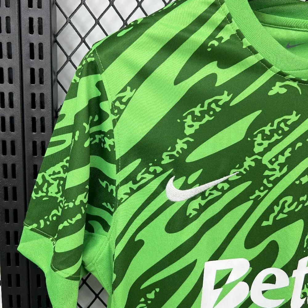 25-26 Sporting Lisbon Green Goalkeeper Kit Football T-Shirt AAAAJersey Supply Yupoo 1