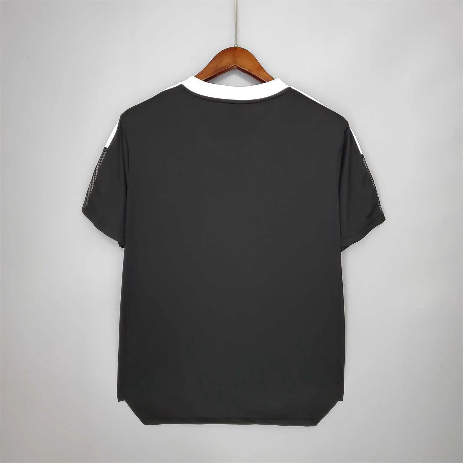 Colo-Colo 13-time champion version away 4