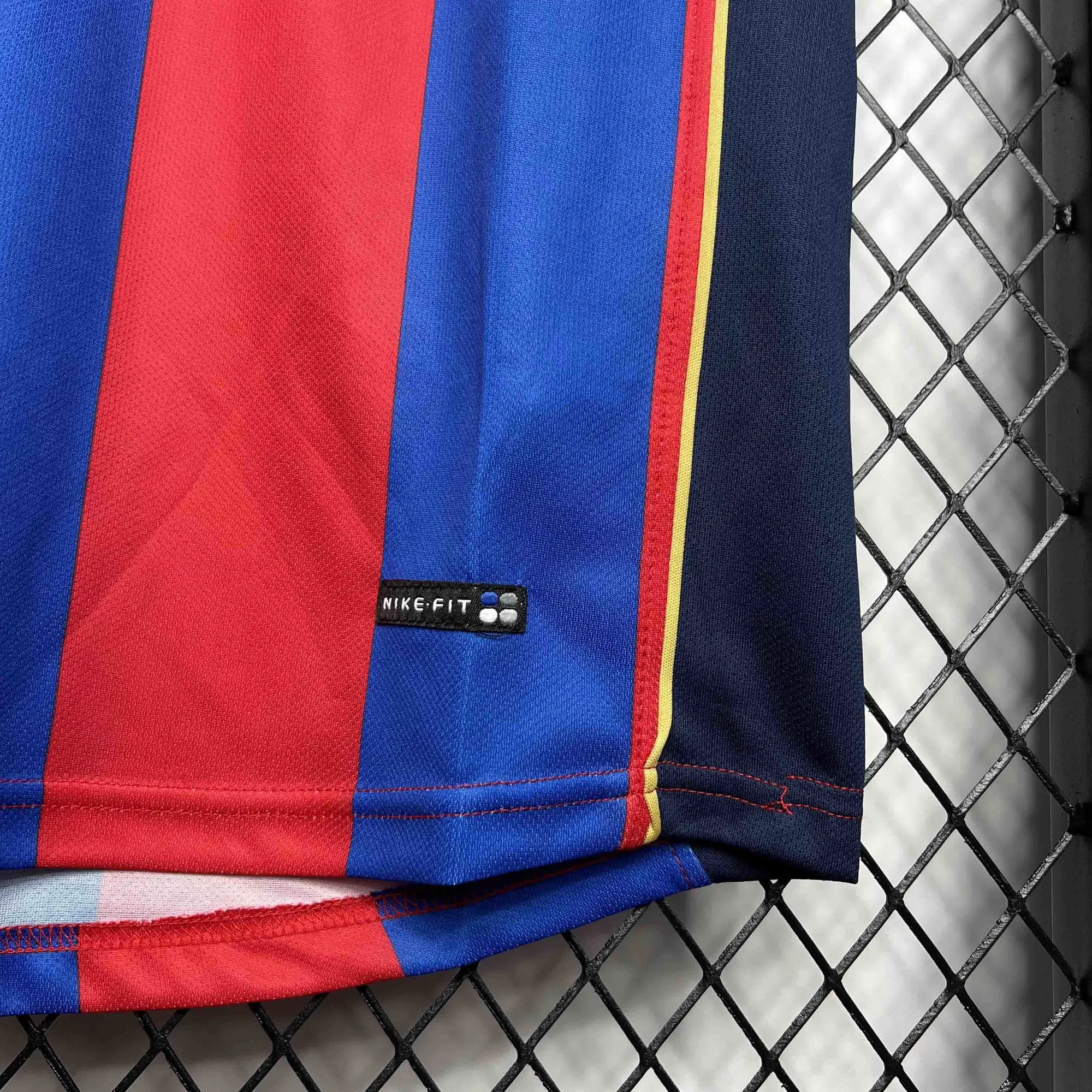 04-05 Barcelona Home Retro Kit Vintage Shirt AAAAJersey Wholesale Yupoo-1 4