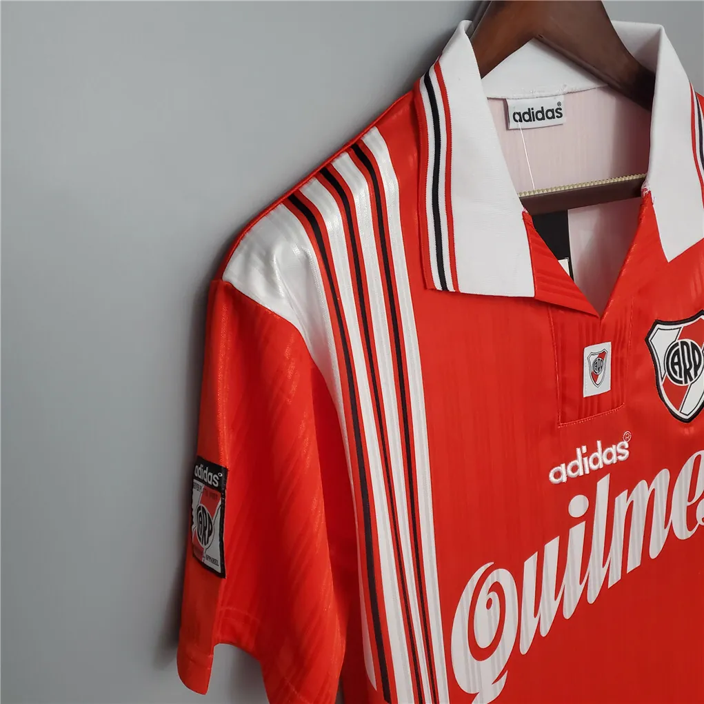 95-96 River Plate red away 6
