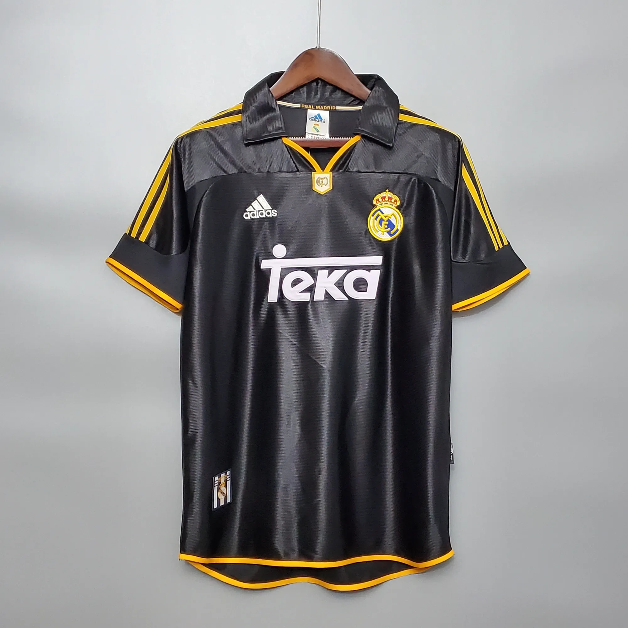 98-99 Real Madrid away 11