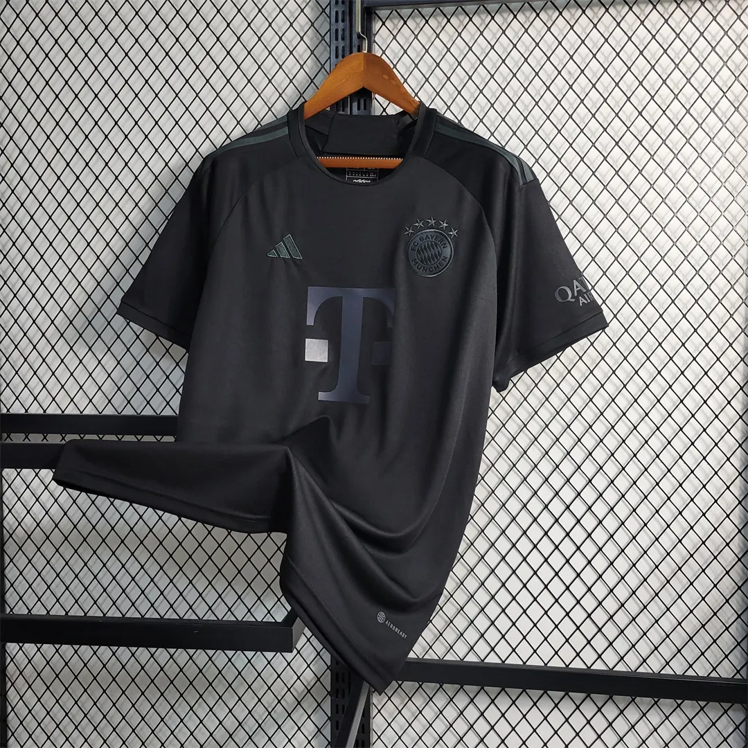 23-24 Bayern Black Special Edition 7