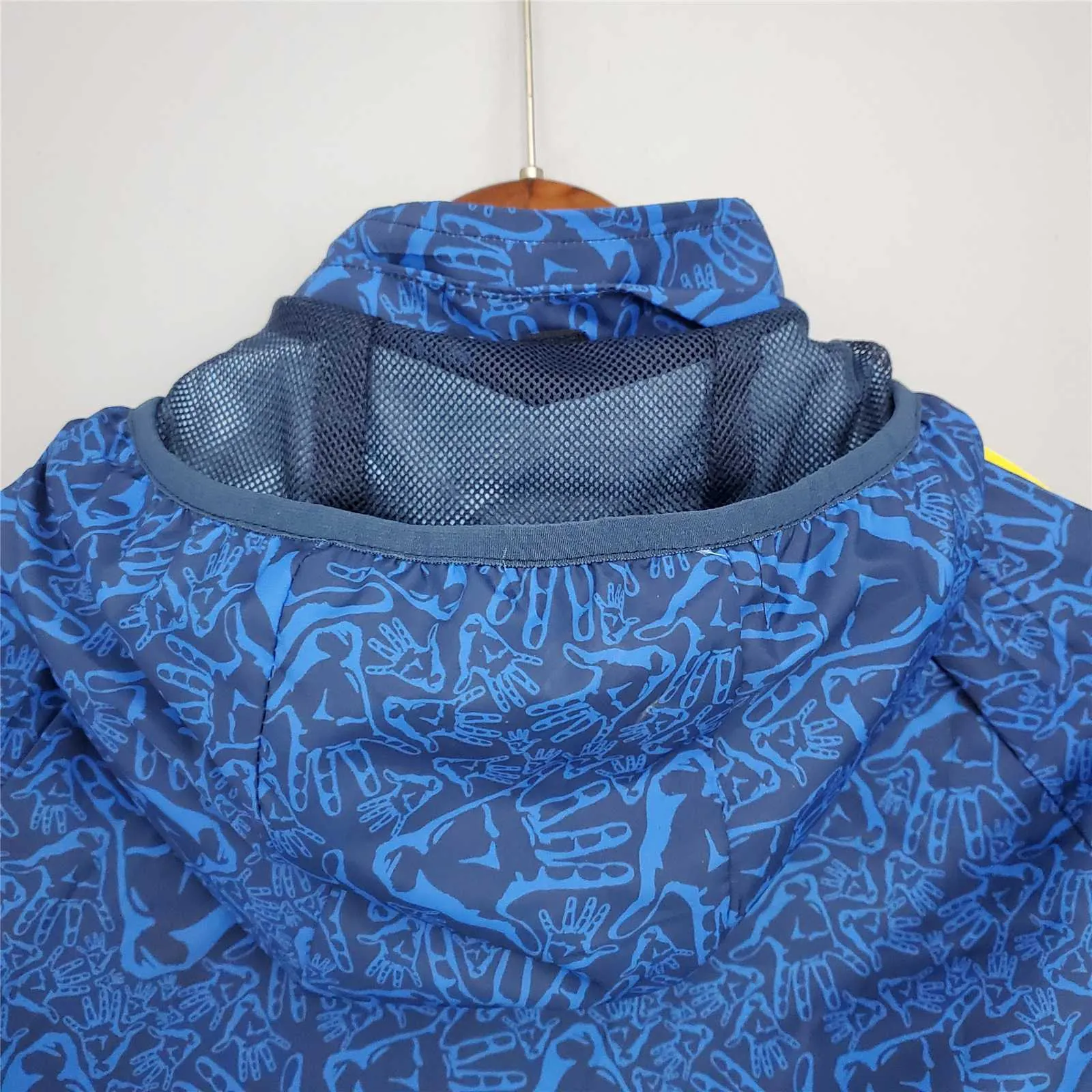 21-22 Barcelona blue Camouflage Windbreaker 6