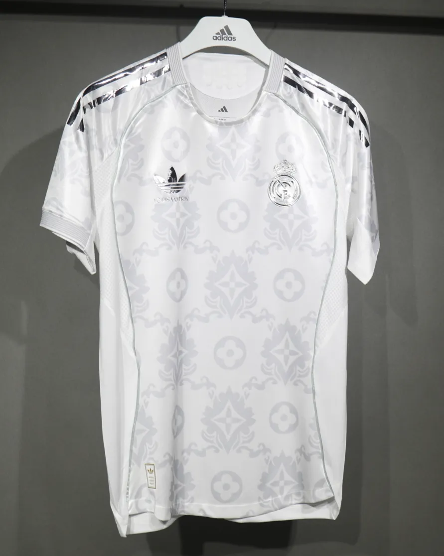 25-26 Real Madrid LV Galaxy Lights Joint Special Edition Sports Shirt AAAAJersey Supplier Yupoo 5