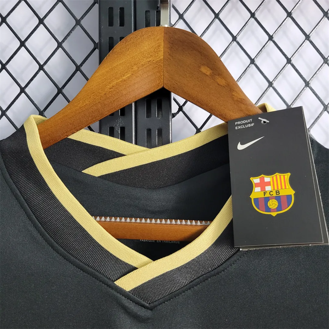 20-21 Barcelona third away 10