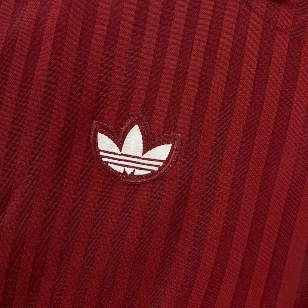 25-26 Bayern Munich OG Red Special Edition Shirt Football Uniform AAAAJersey Dropship Yupoo 2