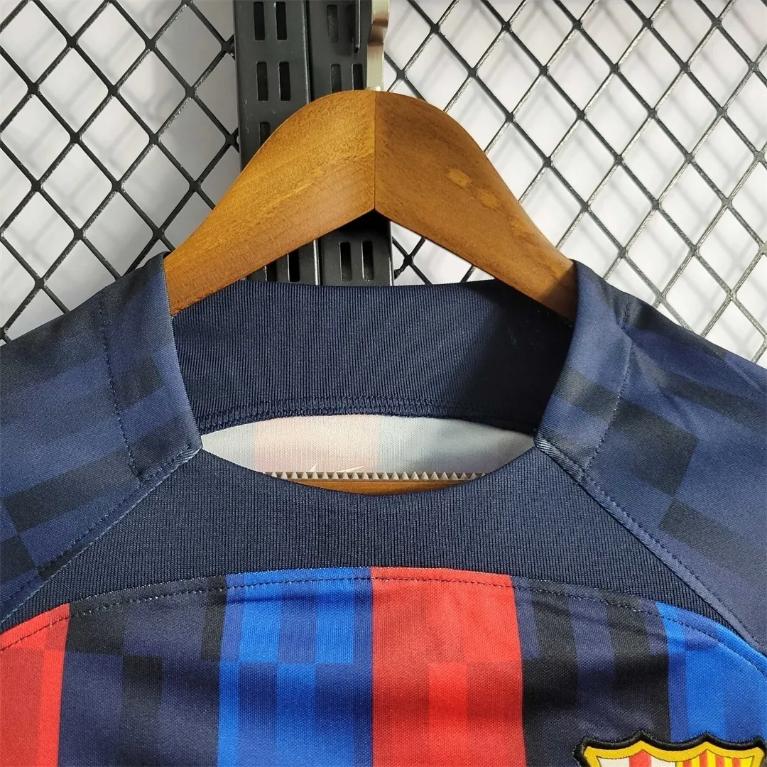 22-23 Barcelona home - 3 5