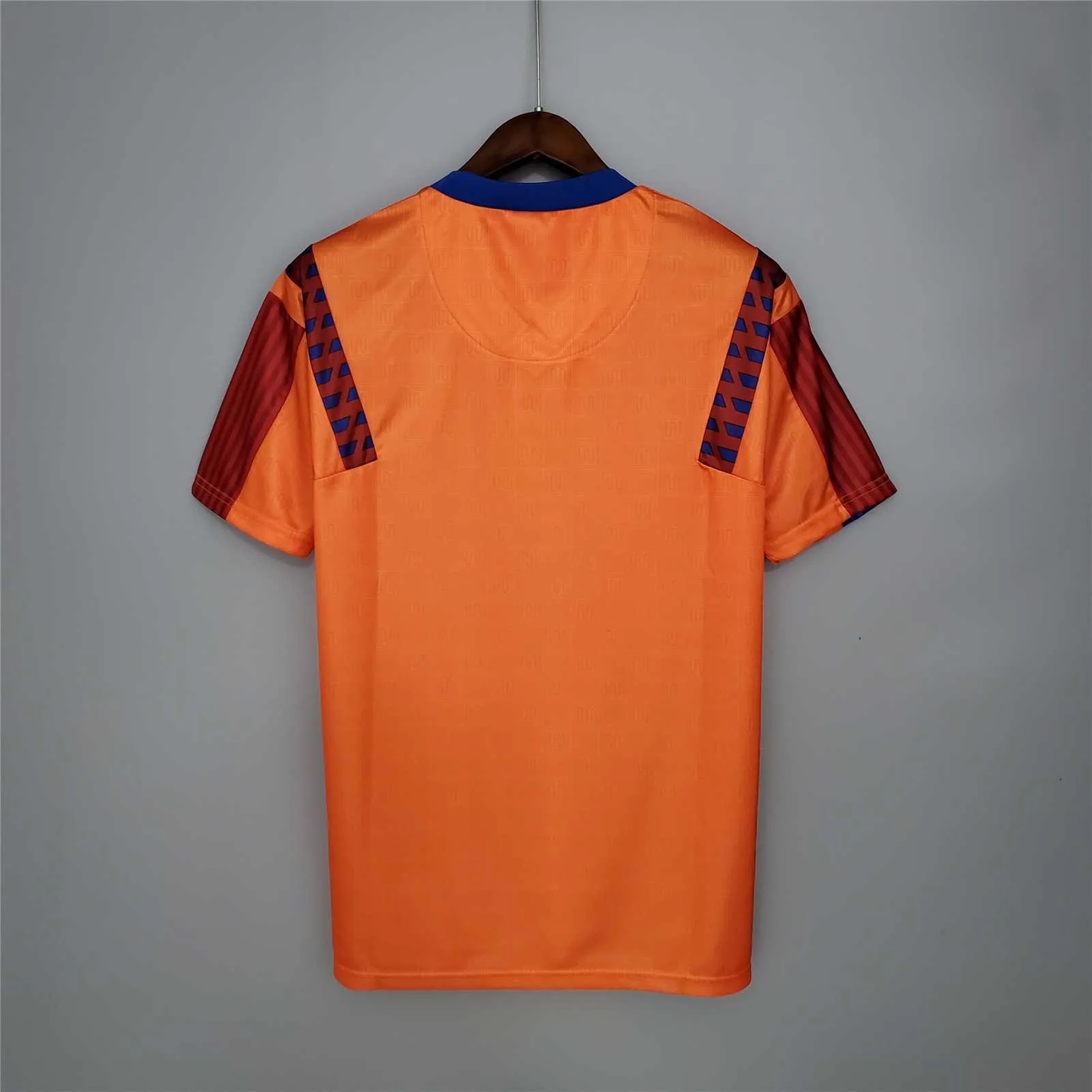 91-92 Barcelona away 12