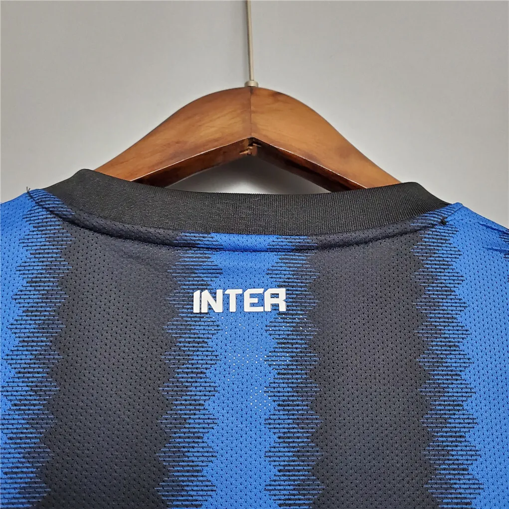 10-11 Inter Milan home 5