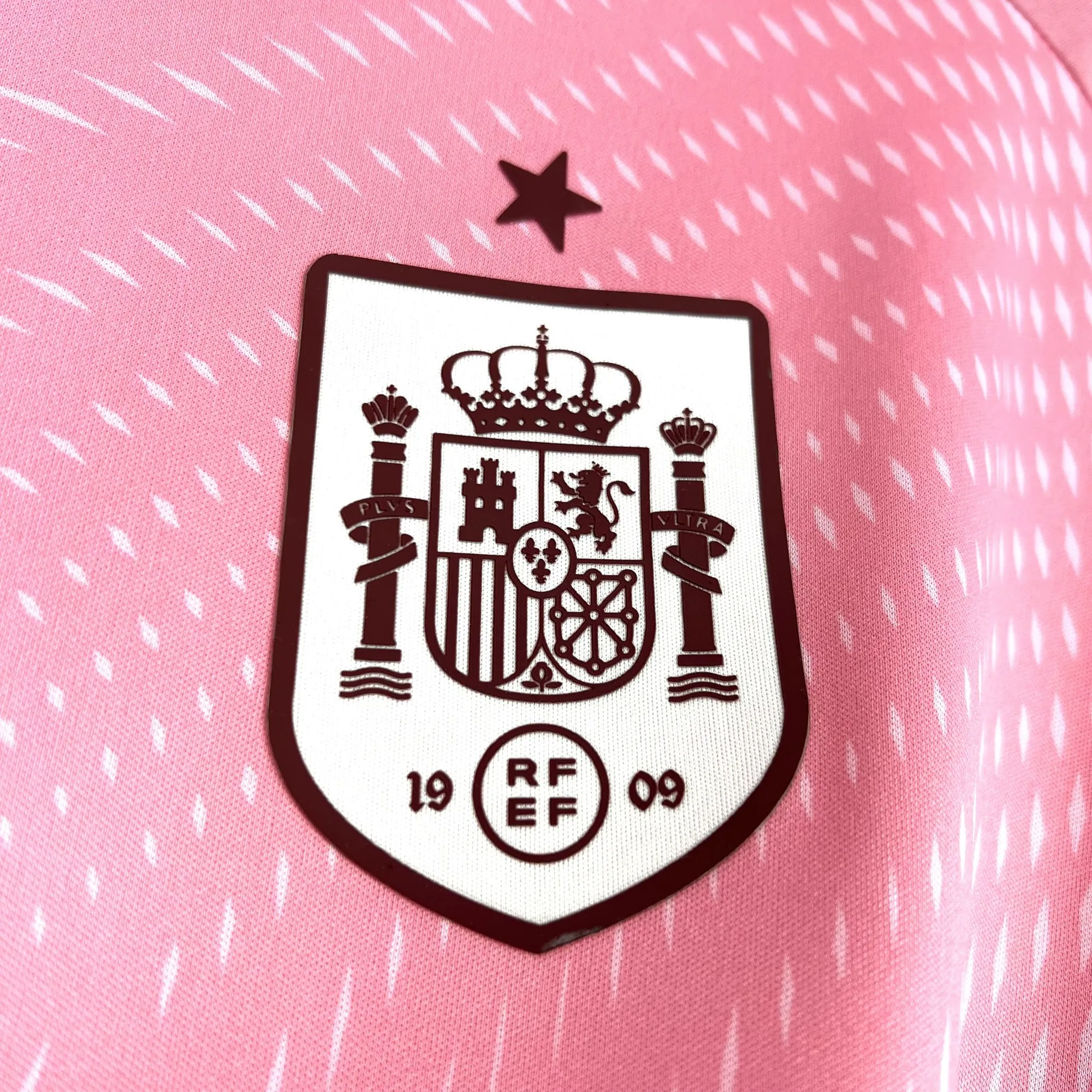 World Cup 2026 Spain Mens Goalkeeper Kit Football Pink T-Shirt AAAAJersey Supply Yupoo 7 2