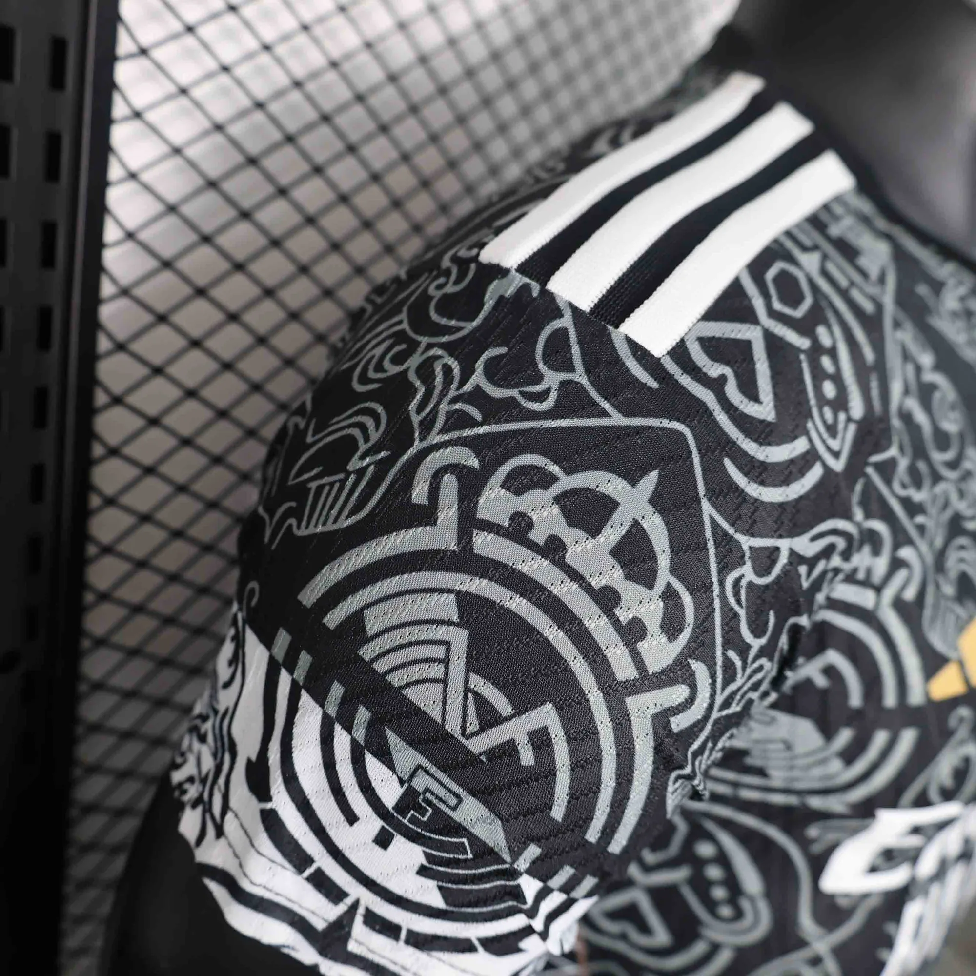 23-24 Real Madrid Special Edition Black Player Version Concept Kit Football AAAAJersey Supplier 5