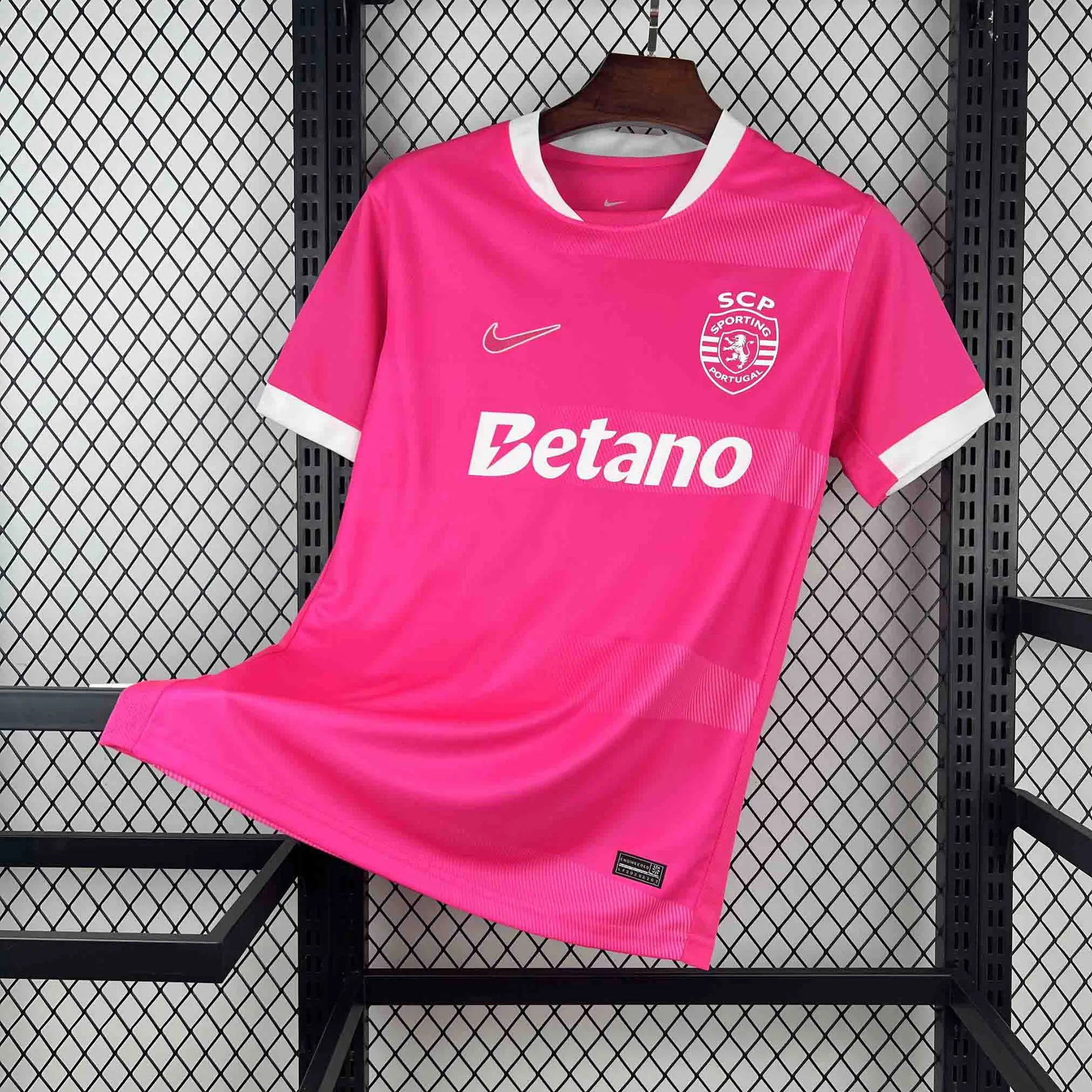 26-27 Sporting Lisbon Mens Special Edition Kit Pink T-Shirt Football AAAAJersey Supply Yupoo 6 3
