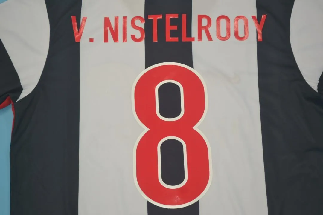 98-99 PSV away blackwhite 1