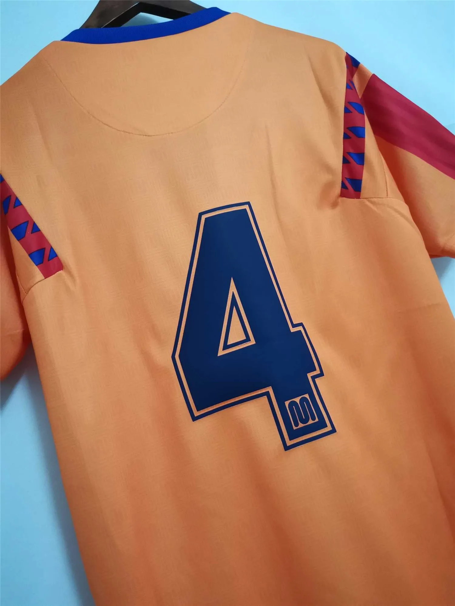 91-92 Barcelona away 15